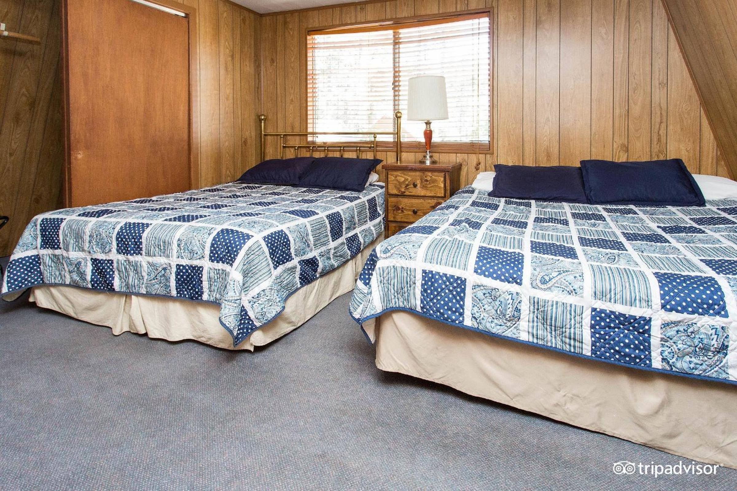 Golden Bear Cottages