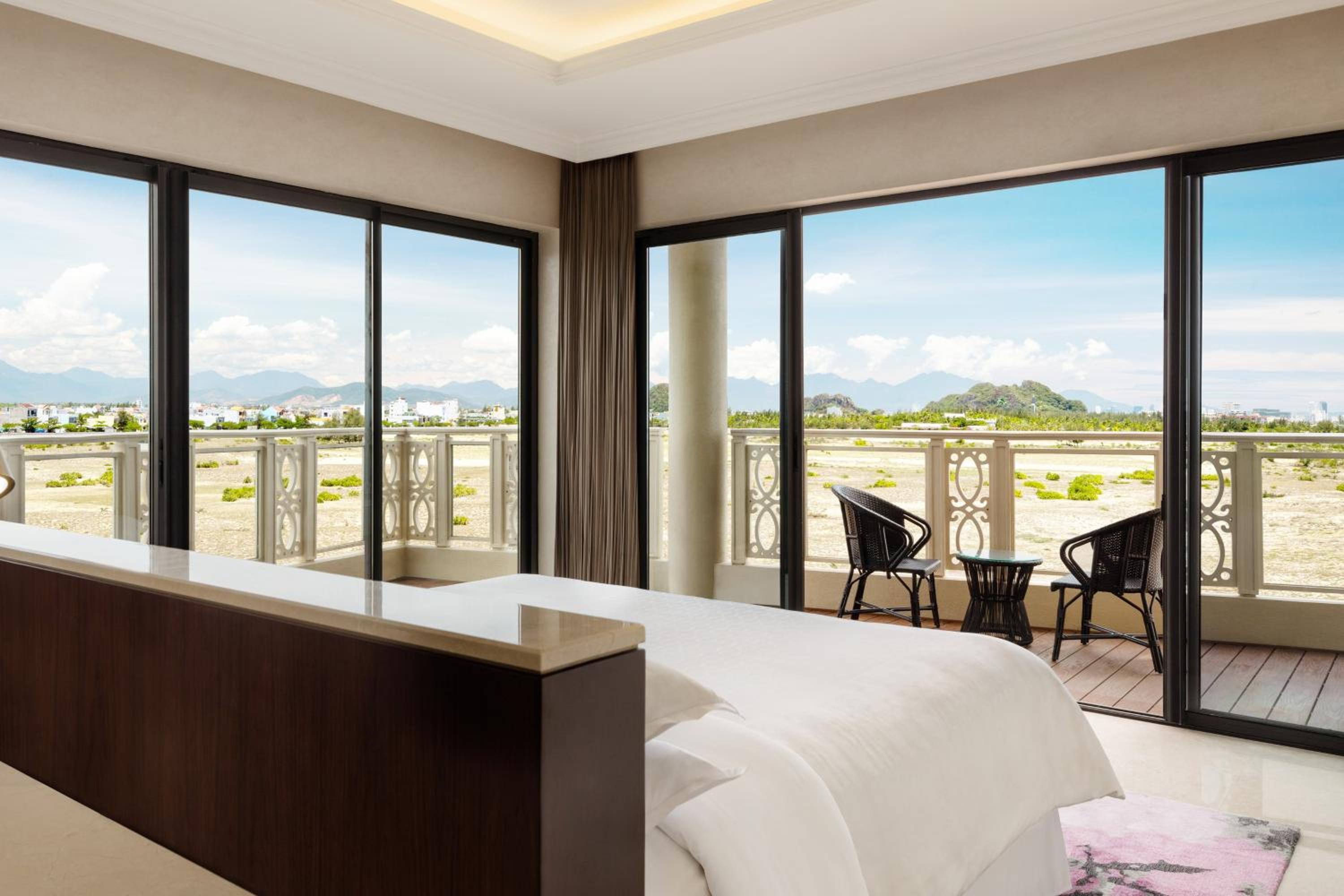 Sheraton Grand Danang Beach Resort & Spa