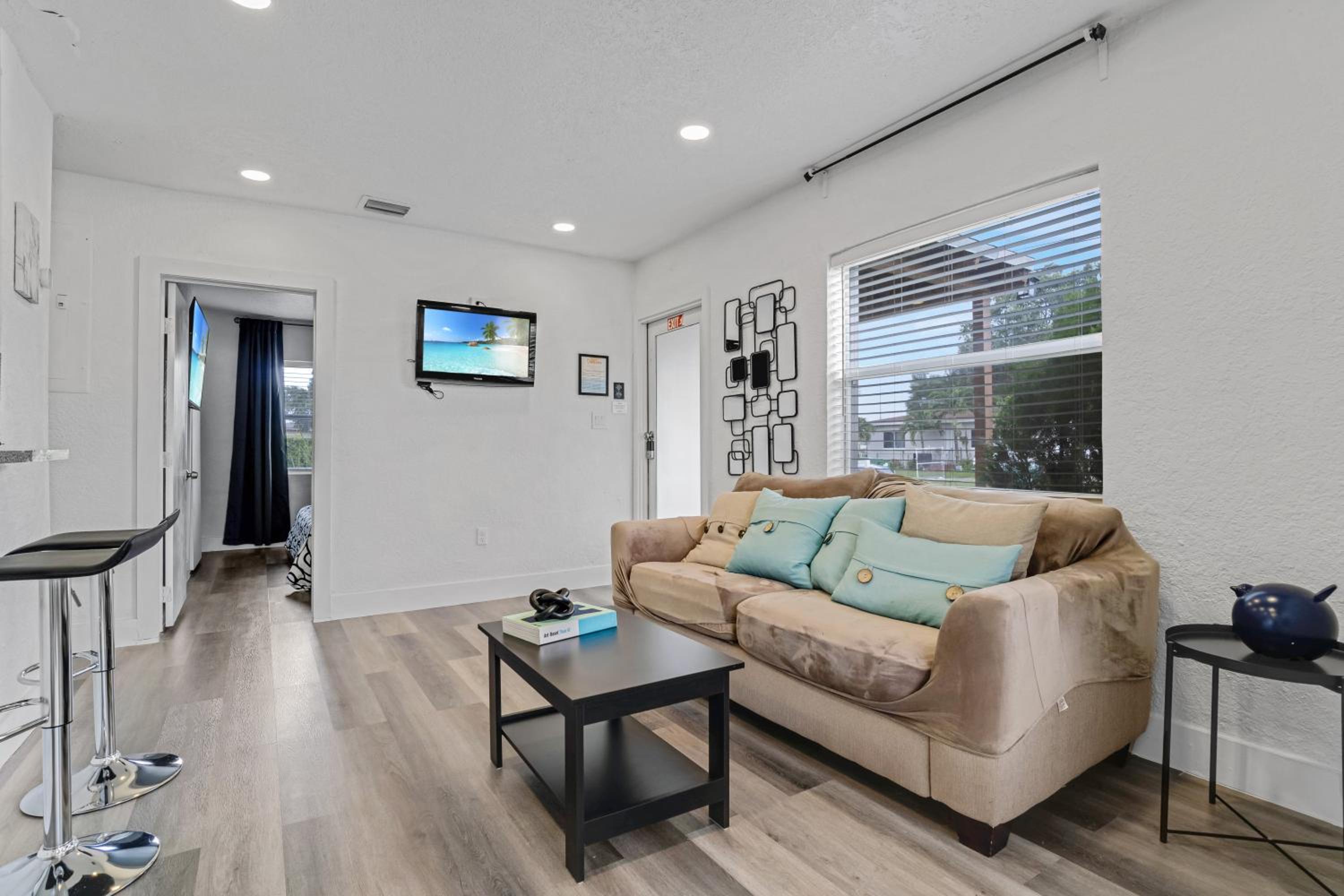 Modern 3-Bedroom Retreat near Wynwood - Miami Oasis