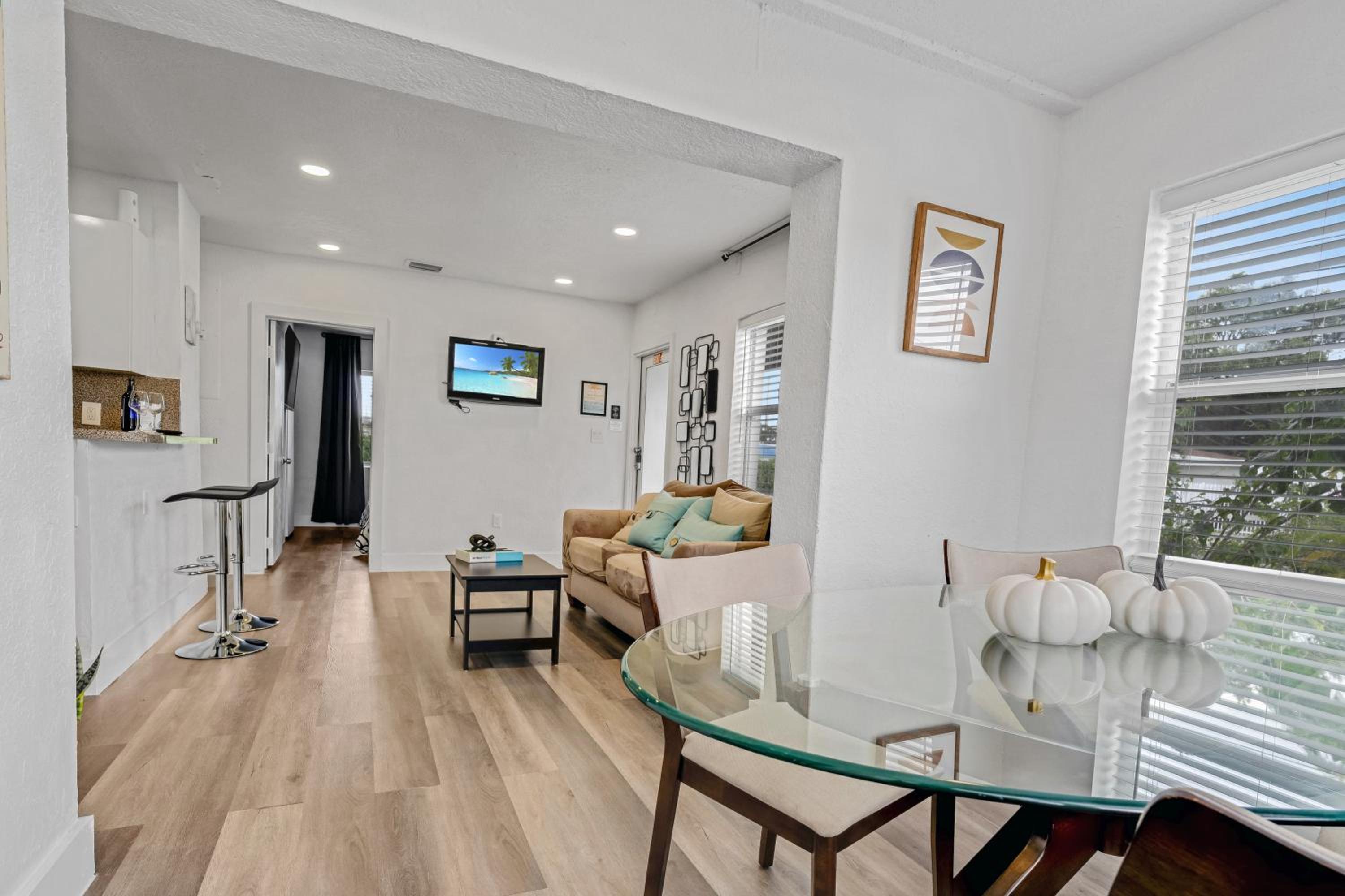 Modern 3-Bedroom Retreat near Wynwood - Miami Oasis