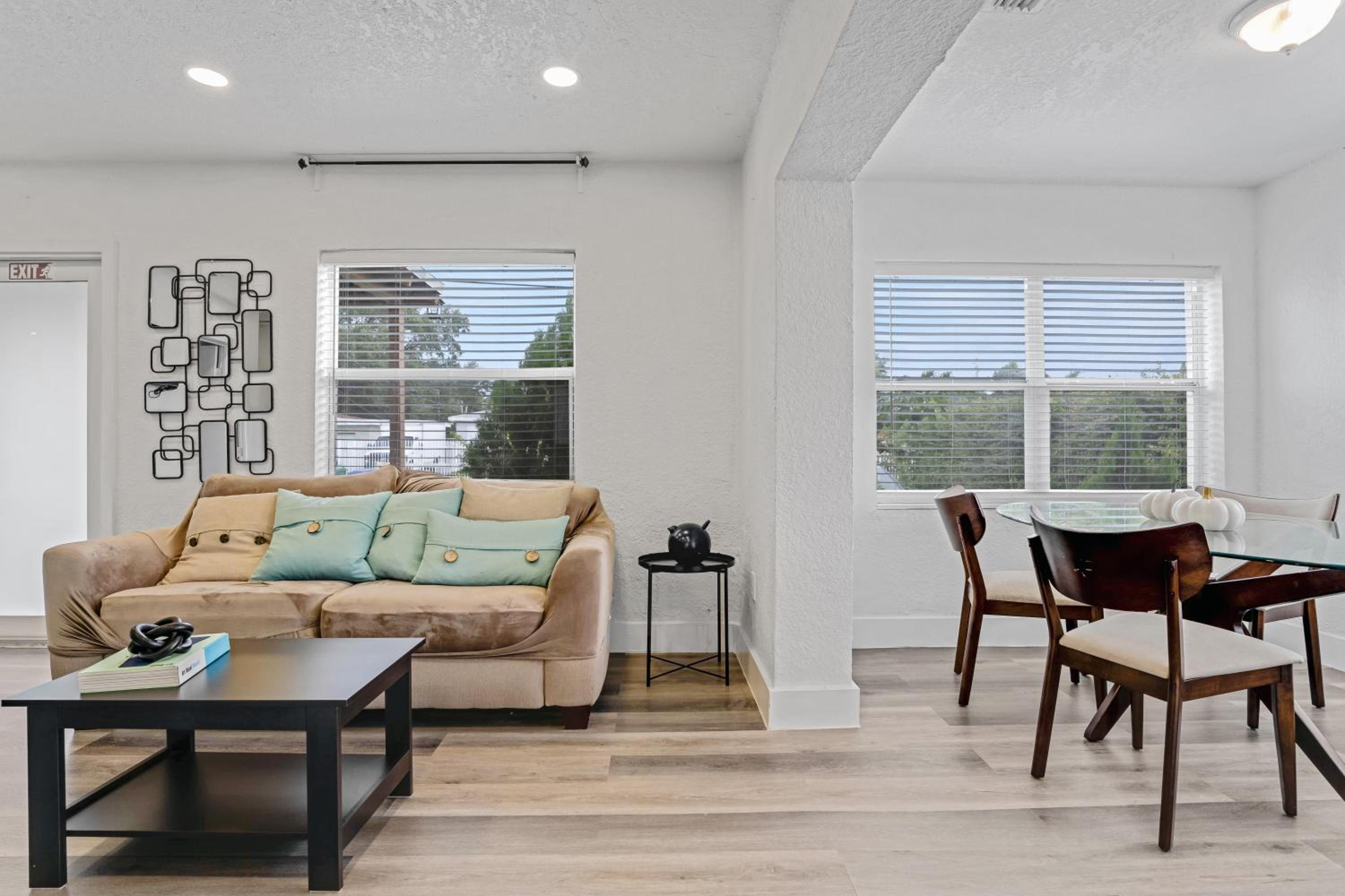 Modern 3-Bedroom Retreat near Wynwood - Miami Oasis