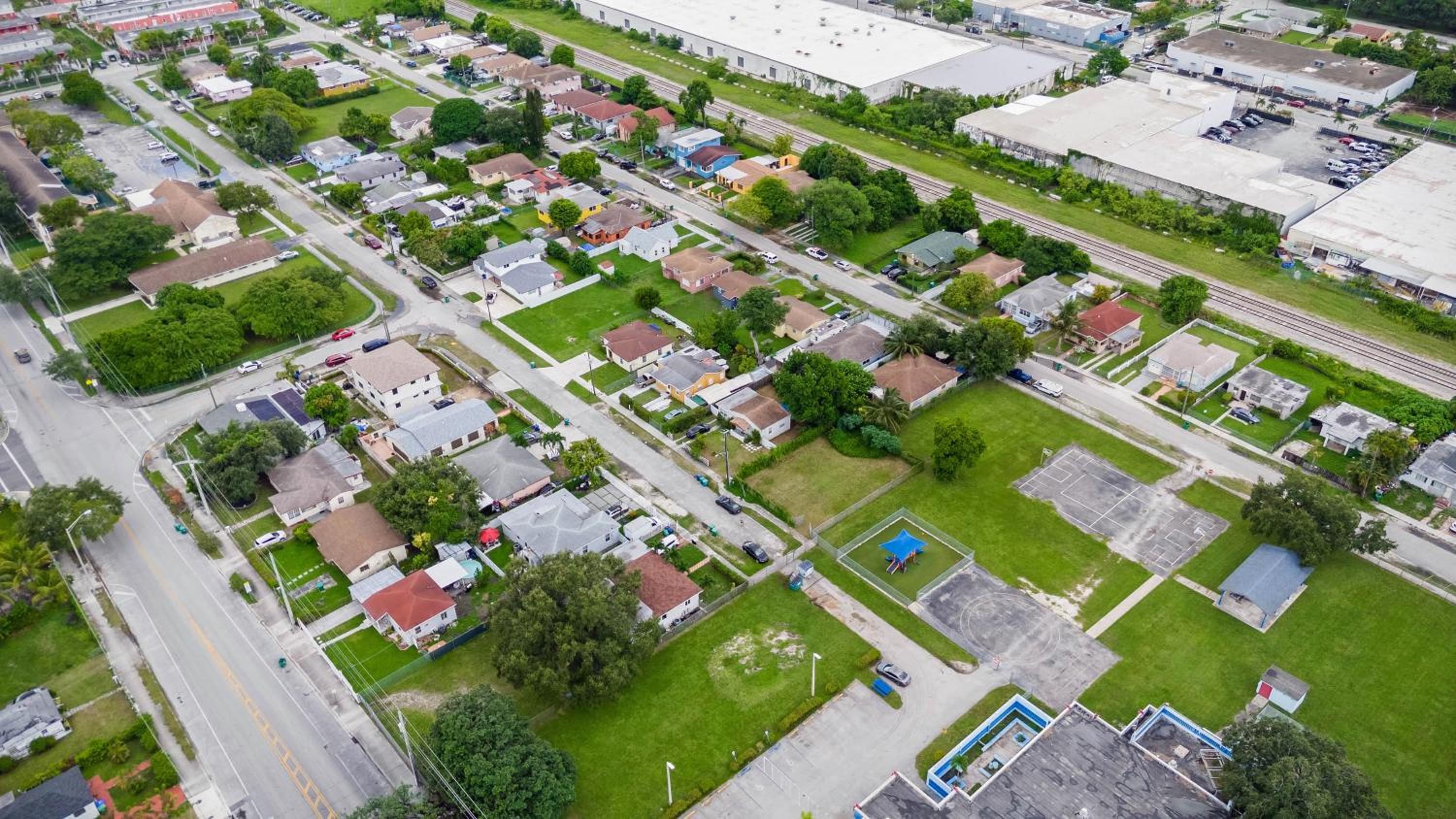 Modern 3-Bedroom Retreat near Wynwood - Miami Oasis