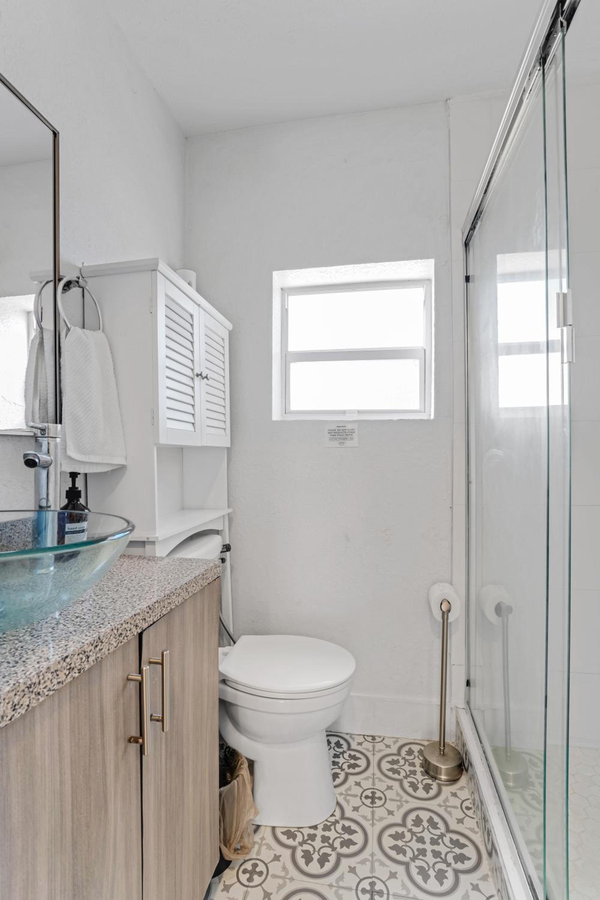 Modern 3-Bedroom Retreat near Wynwood - Miami Oasis