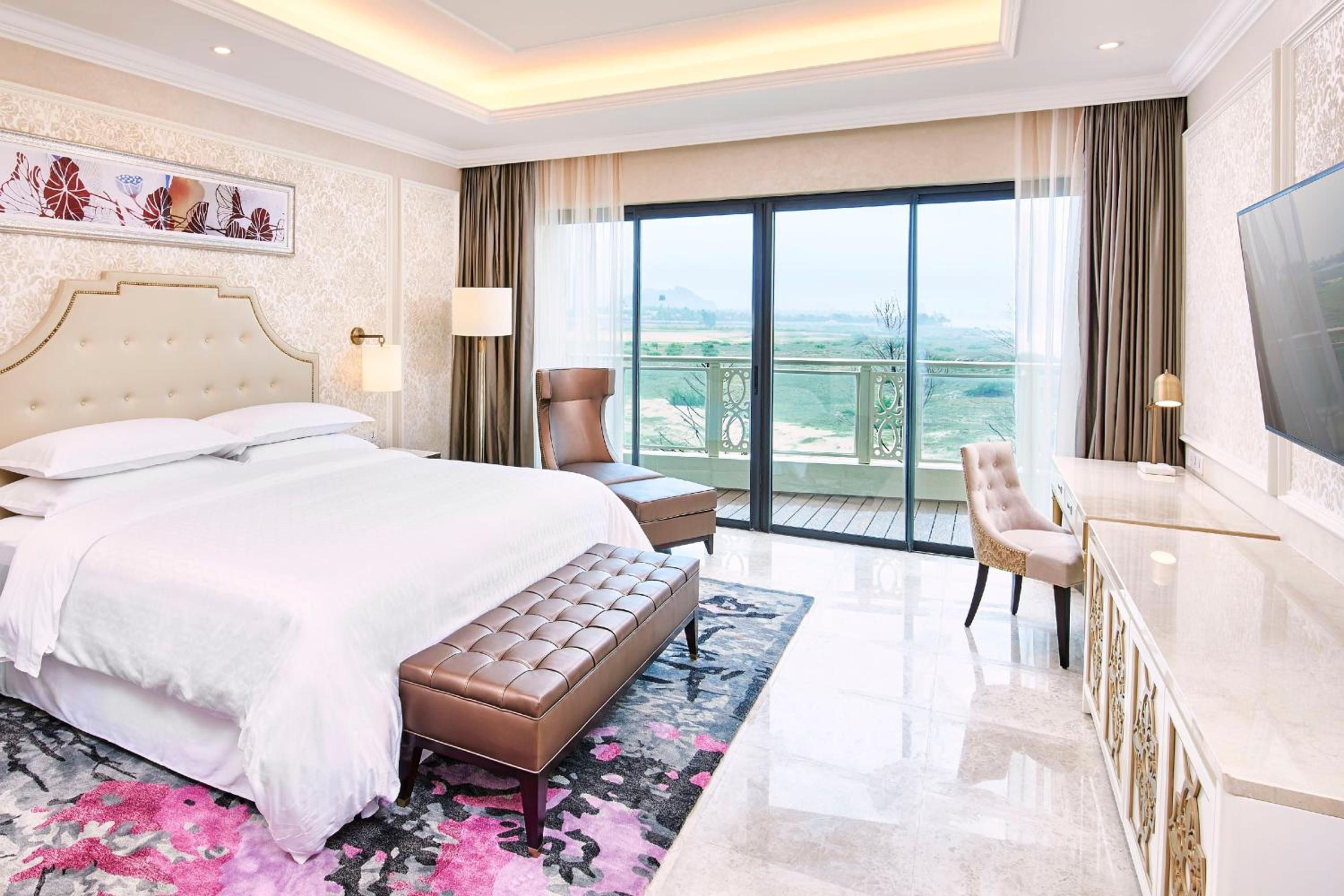Sheraton Grand Danang Beach Resort & Spa