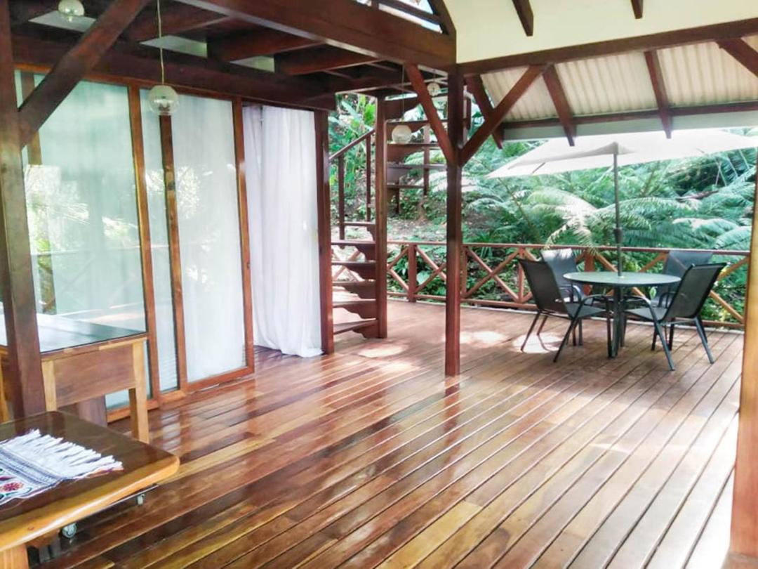 Villa Colibri - Secluded Villa - Short Stroll to Beach, Shops & Restaurants