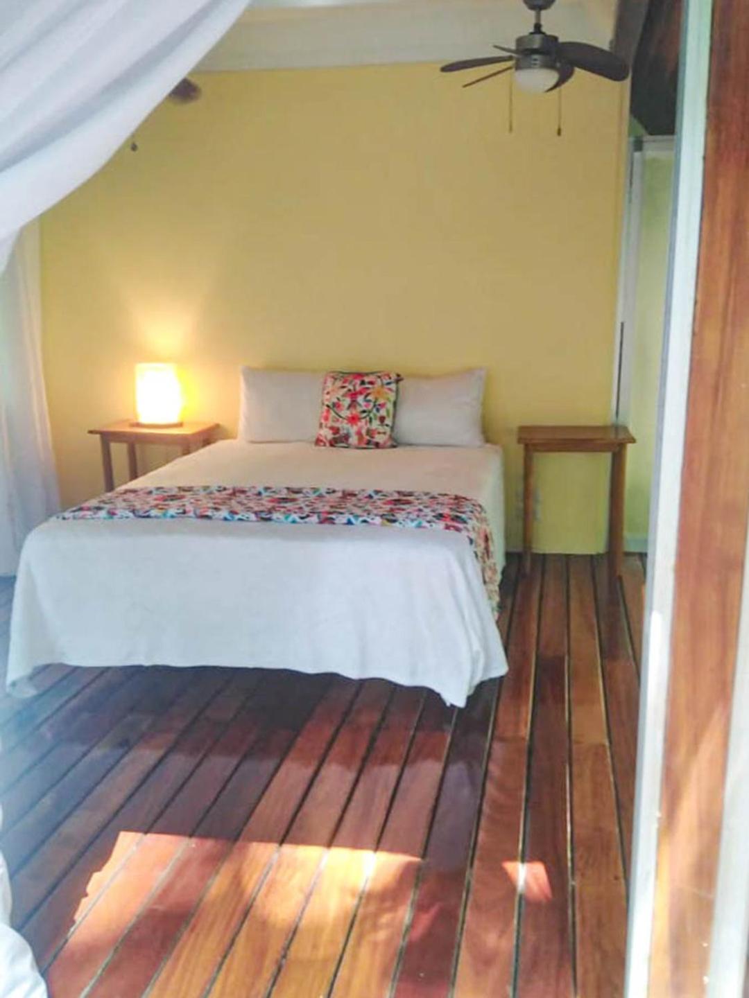 Villa Colibri - Secluded Villa - Short Stroll to Beach, Shops & Restaurants