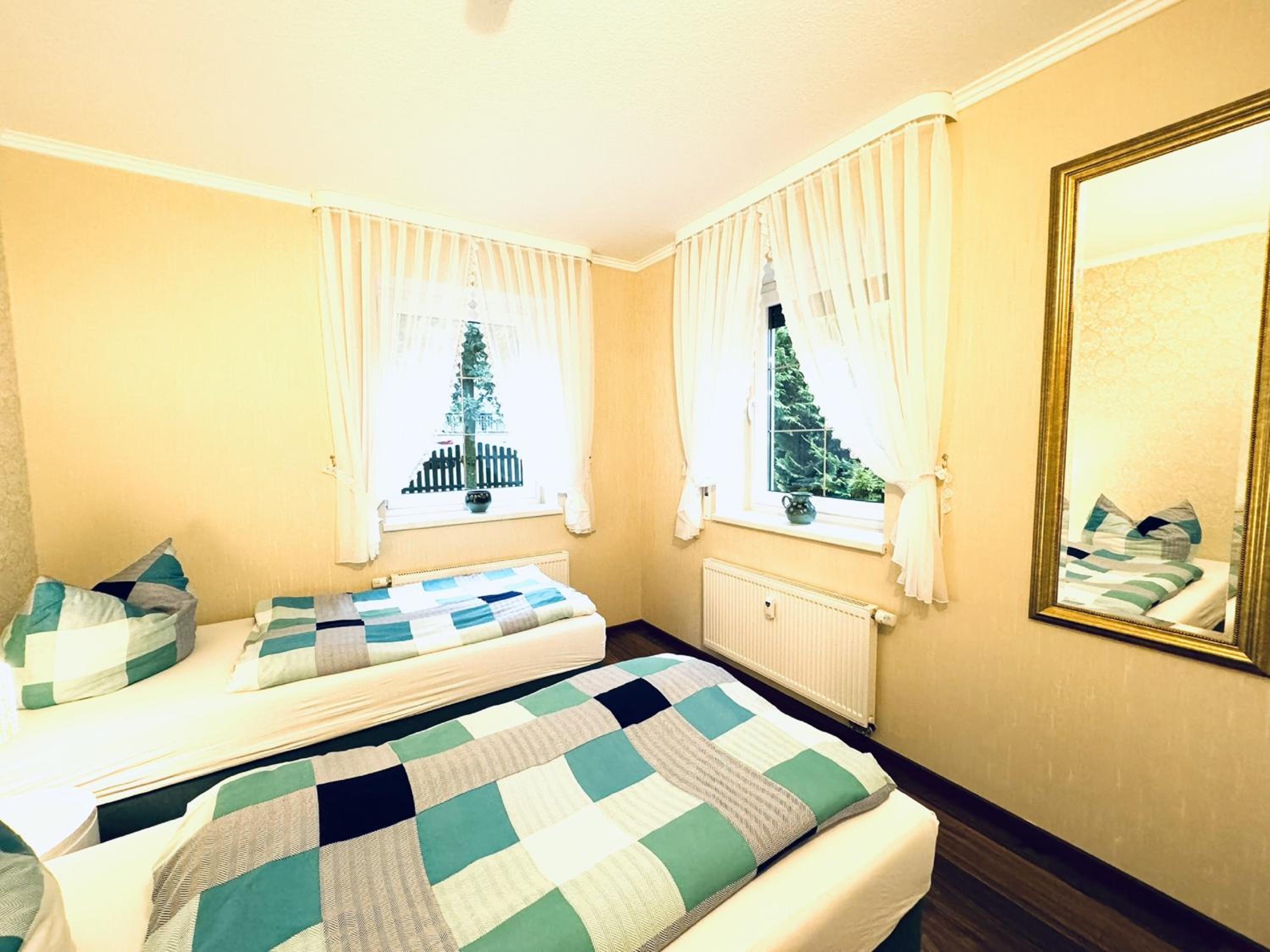 F-1112 Ferienwohnung Lobbe FeWo 02 strandnah, Garten