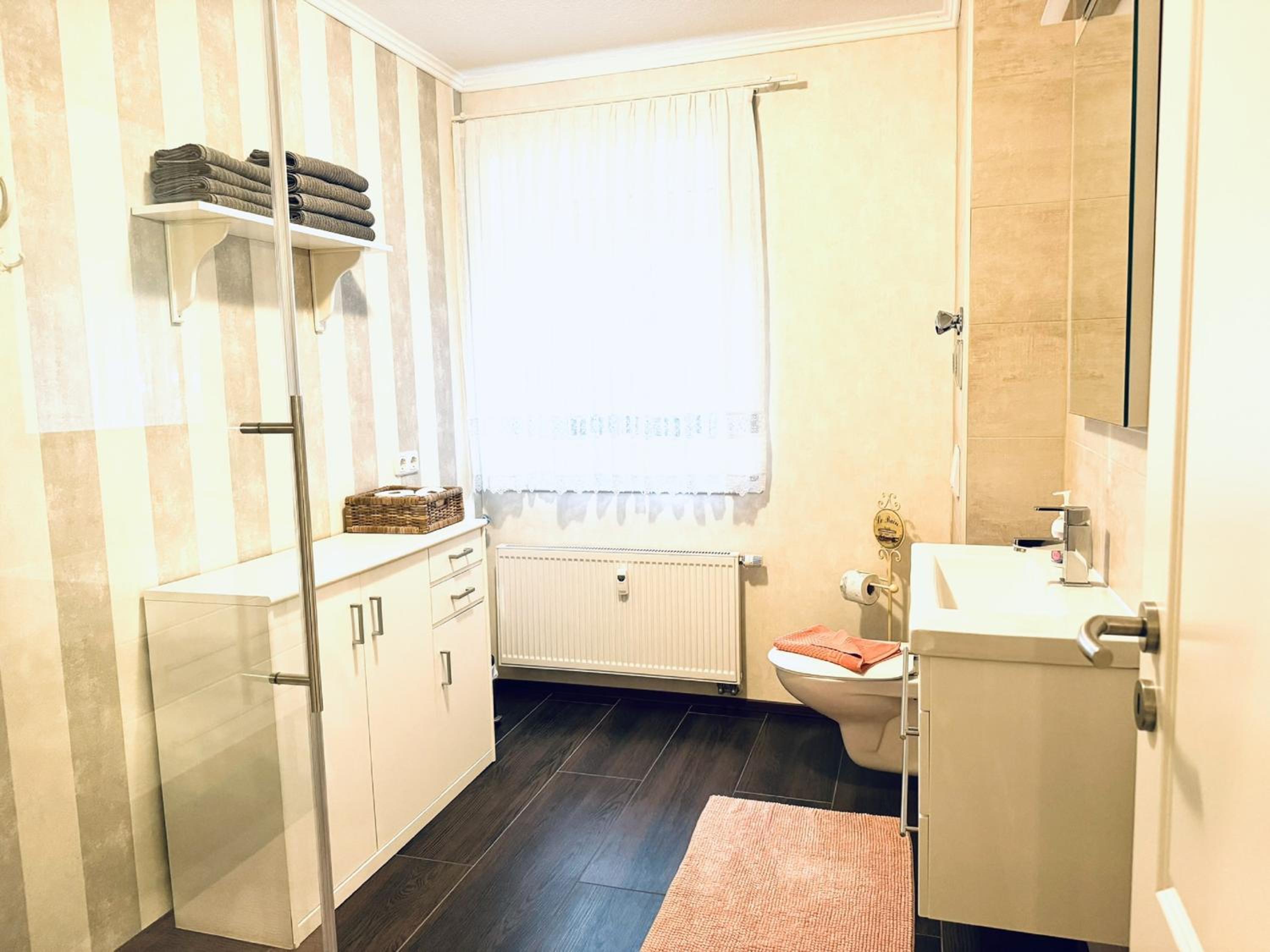F-1112 Ferienwohnung Lobbe FeWo 02 strandnah, Garten