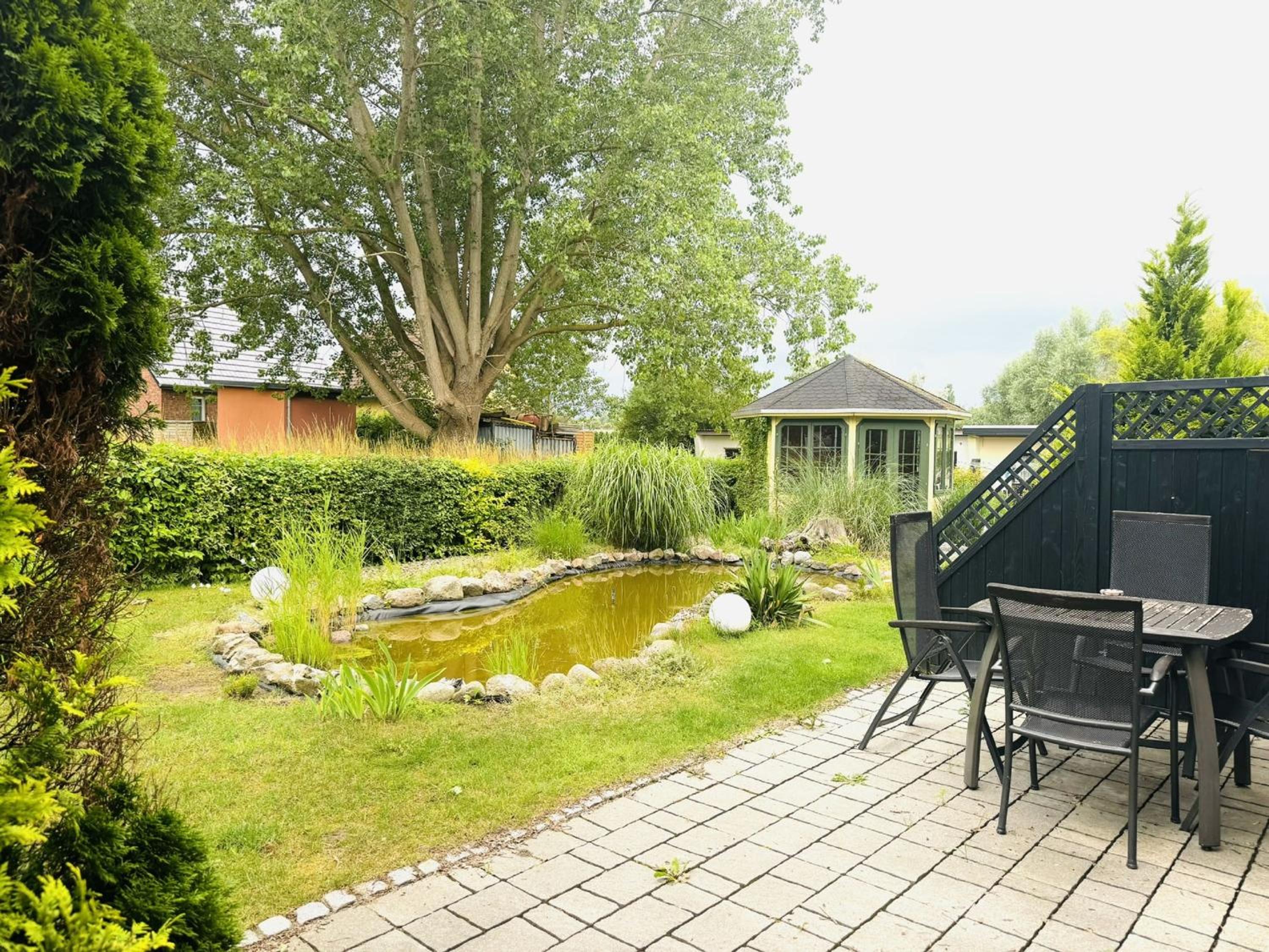 F-1112 Ferienwohnung Lobbe FeWo 02 strandnah, Garten