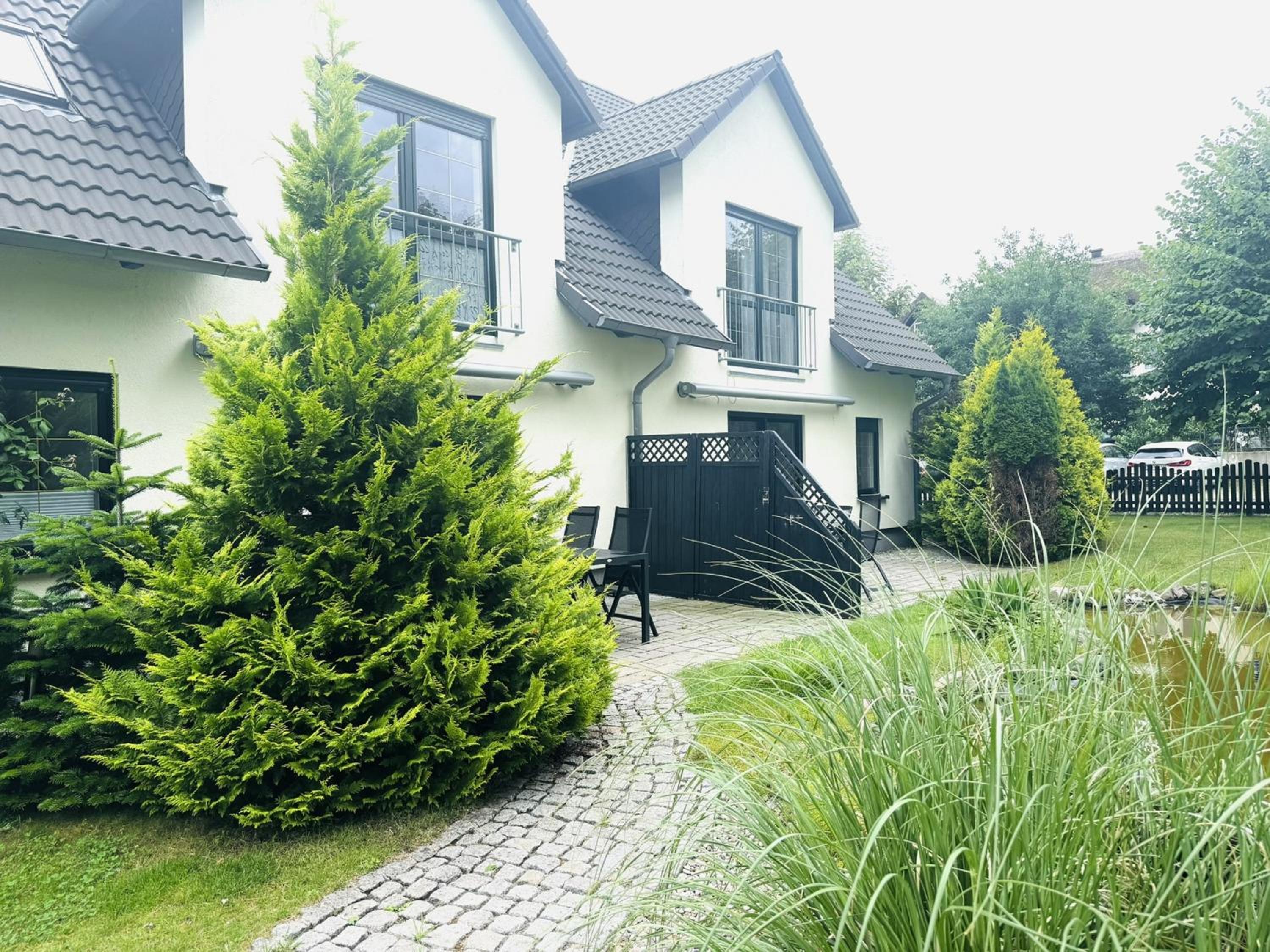 F-1112 Ferienwohnung Lobbe FeWo 02 strandnah, Garten