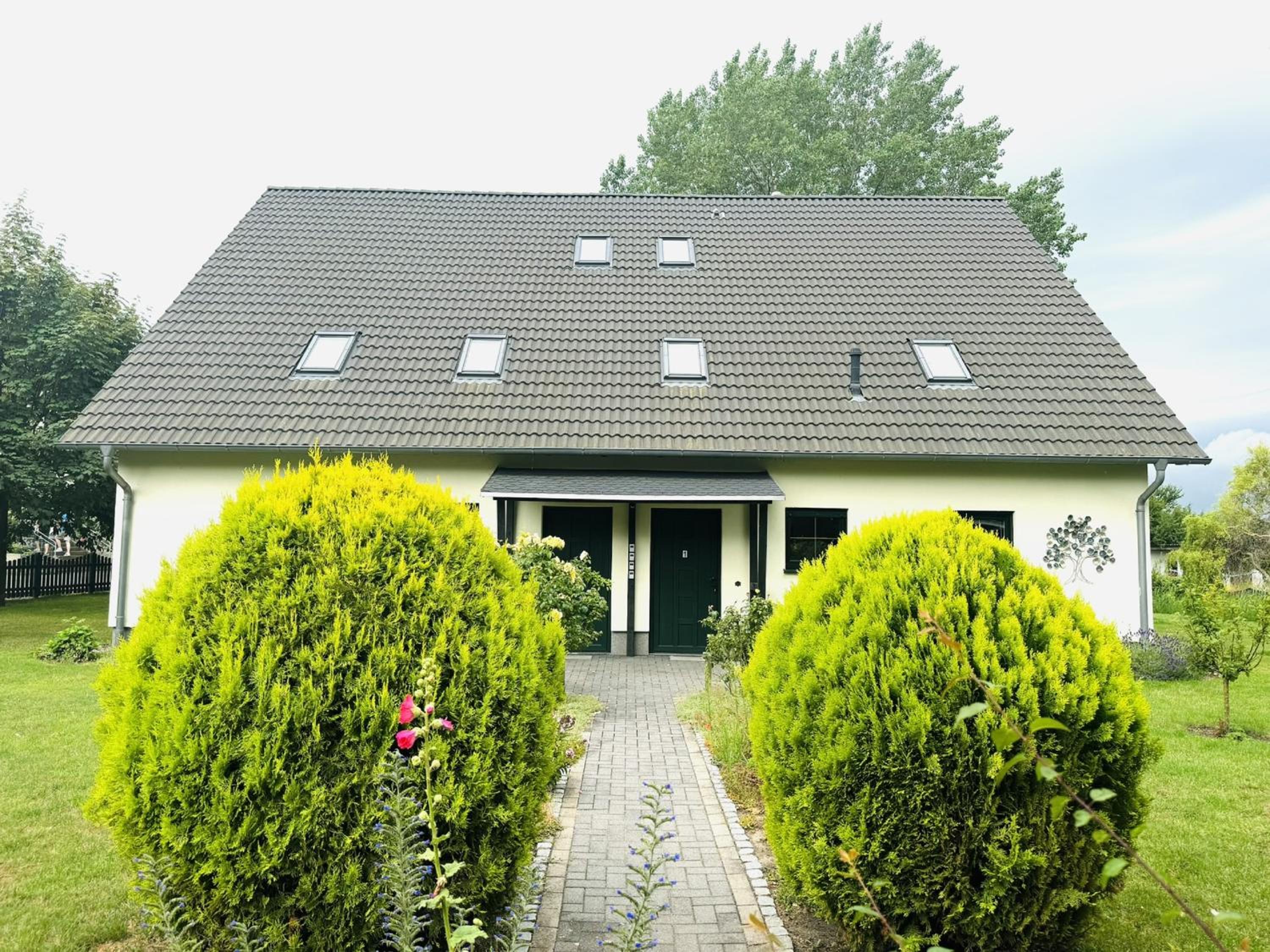 F-1112 Ferienwohnung Lobbe FeWo 02 strandnah, Garten