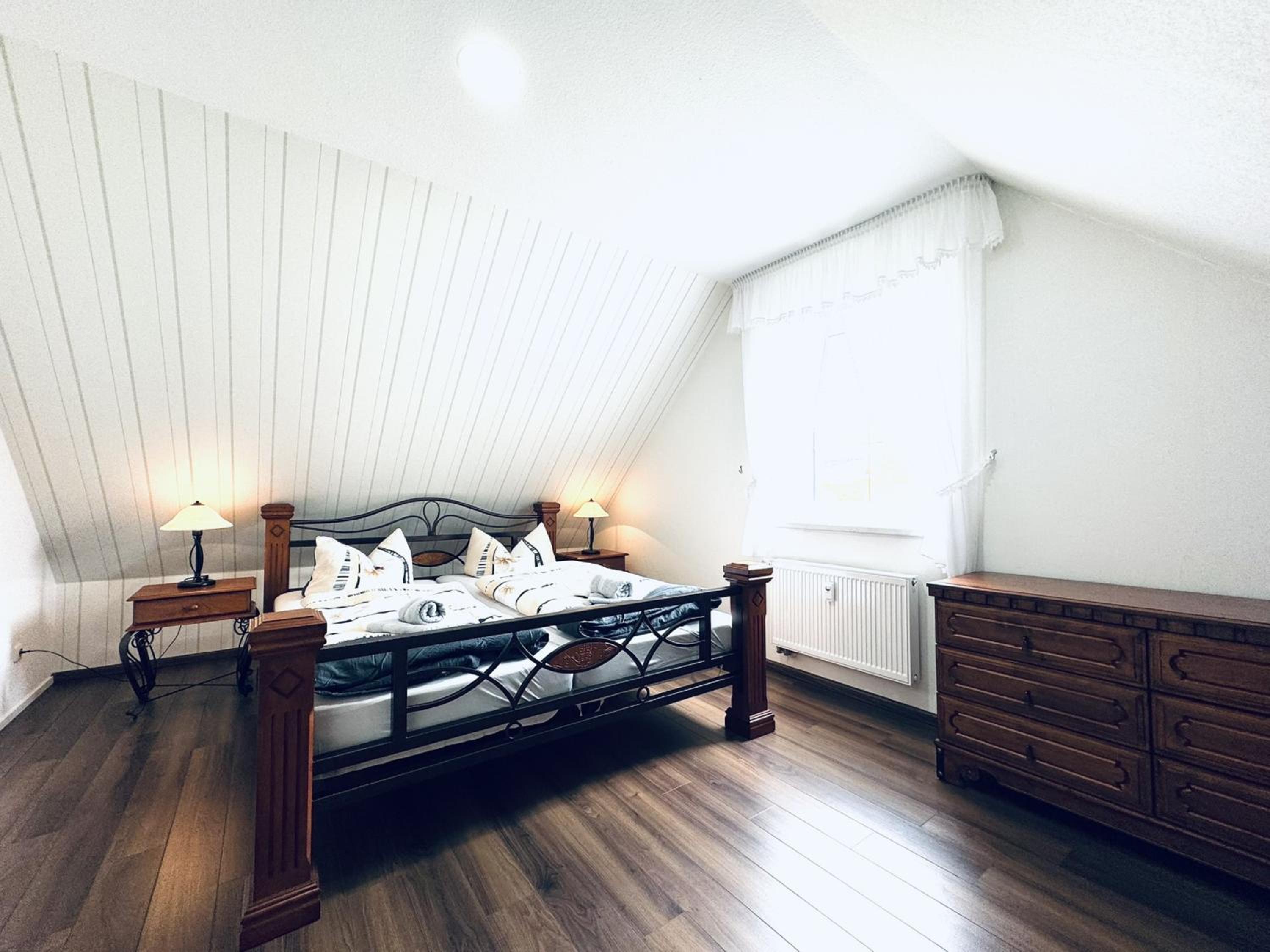 F-1112 Ferienwohnung Lobbe FeWo 04 strandnah, Garten