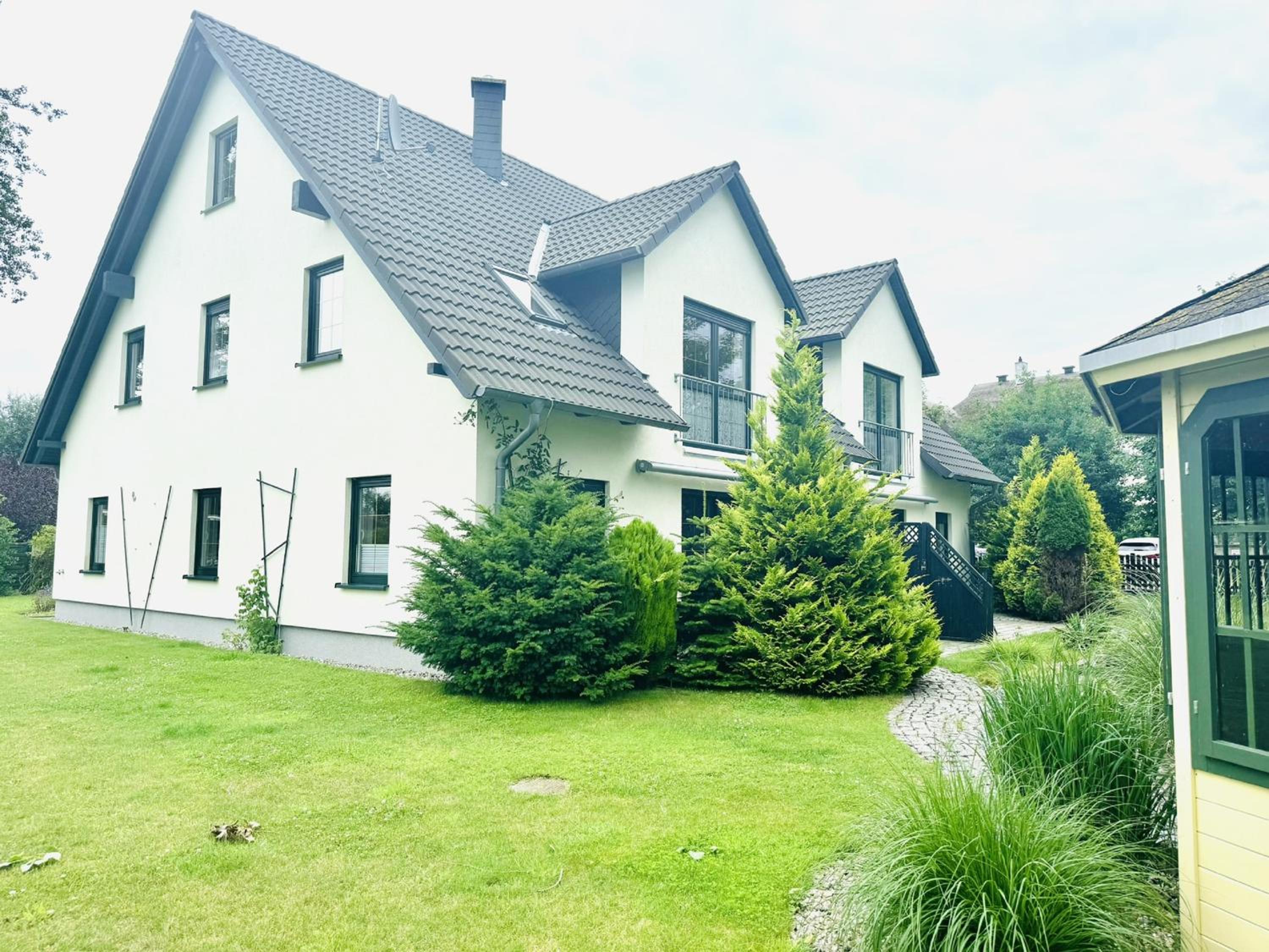 F-1112 Ferienwohnung Lobbe FeWo 04 strandnah, Garten
