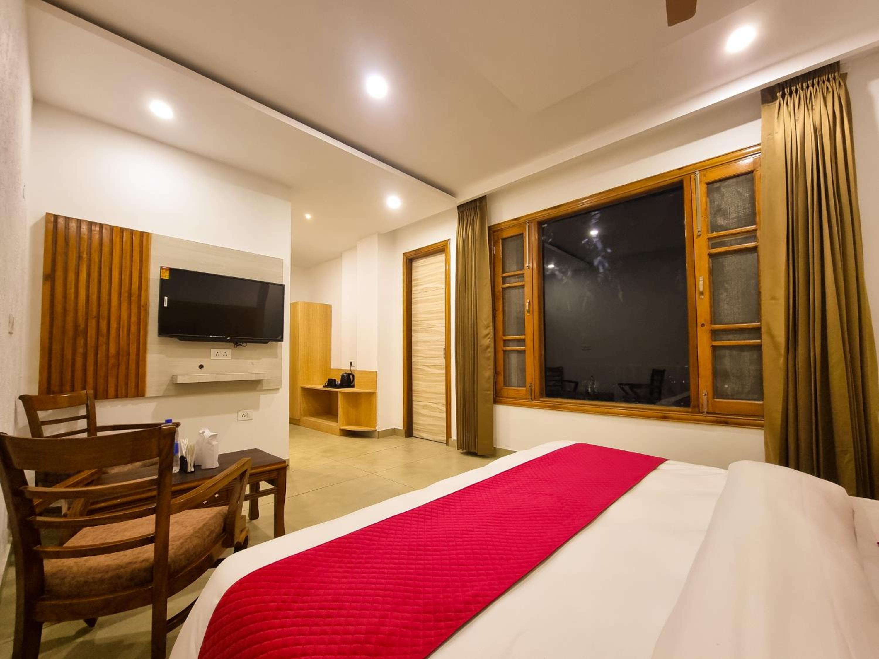 Hotel Mist Inn Dalhousie !! Top Rated & Most Awarded Property in Dalhousie view 3
