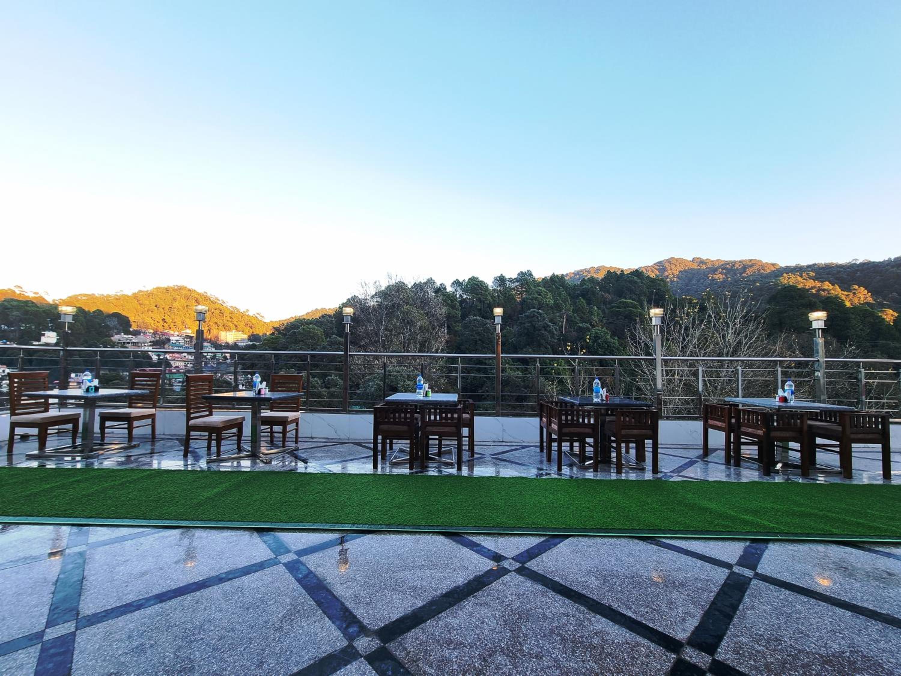 Hotel Mist Inn Dalhousie !! Top Rated & Most Awarded Property in Dalhousie view 5