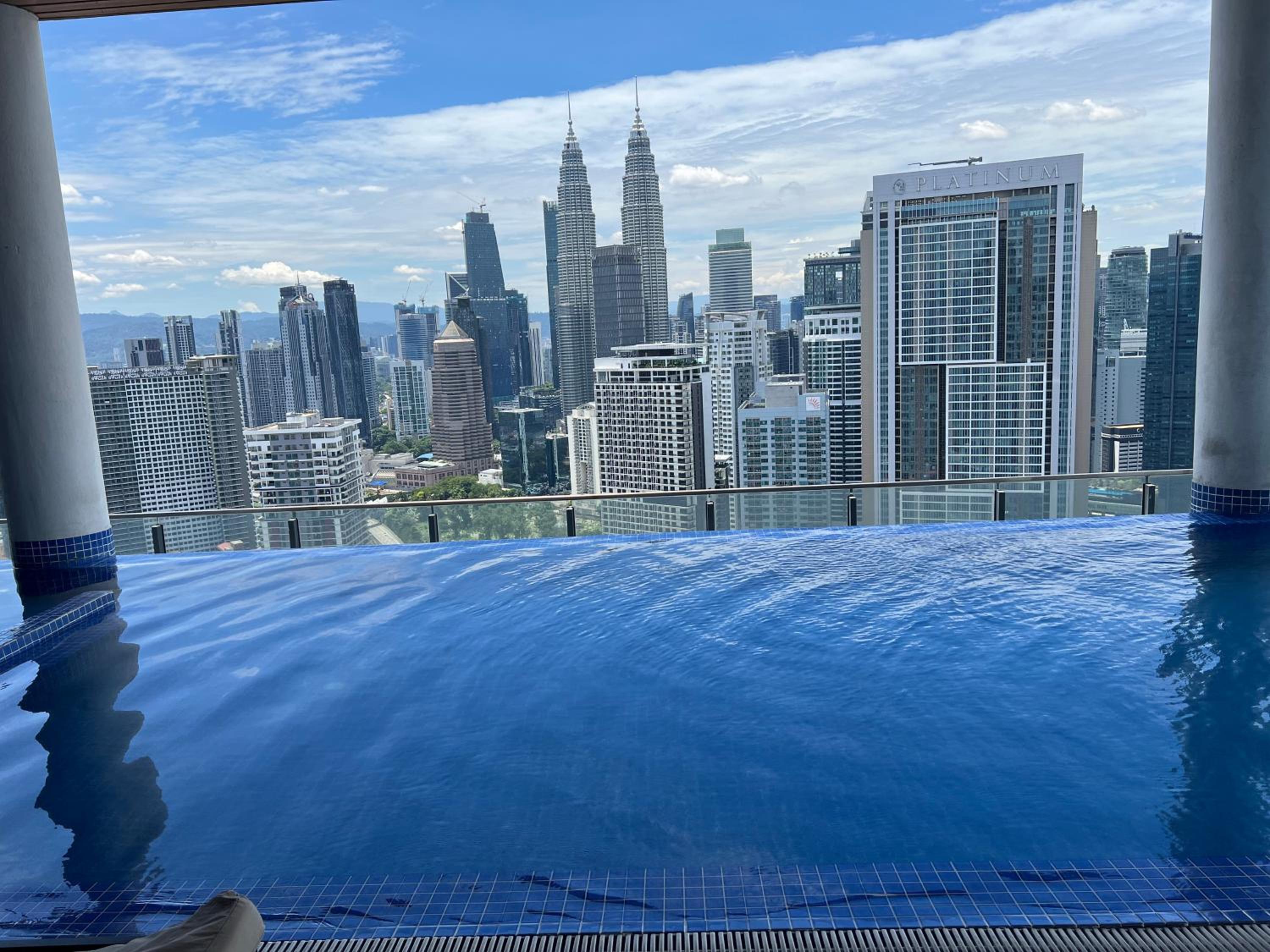 KLCC The luxe Apartment & infinity pool