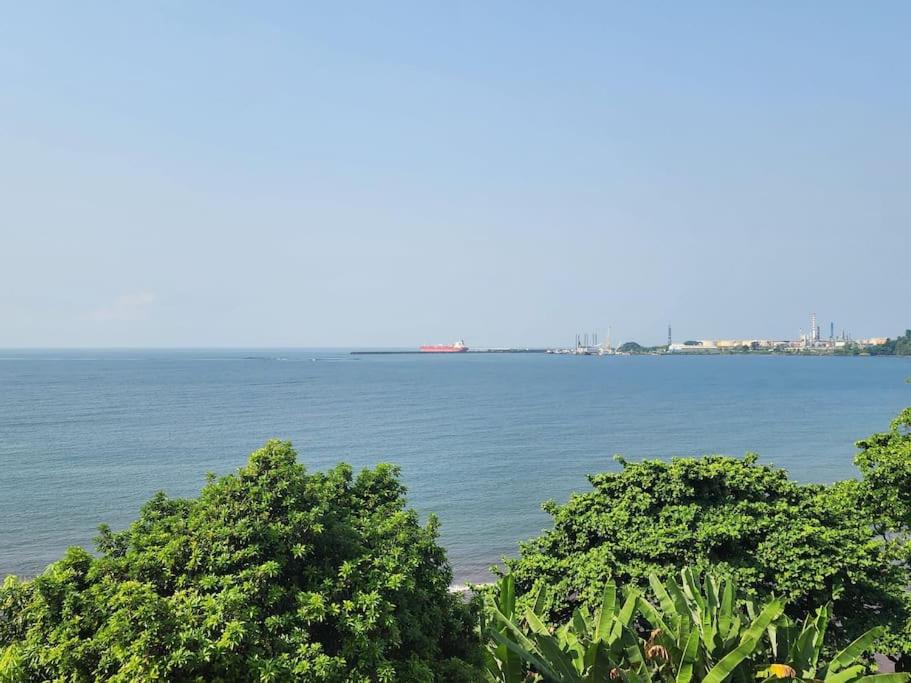 Ocean Front Villa, Ngeme