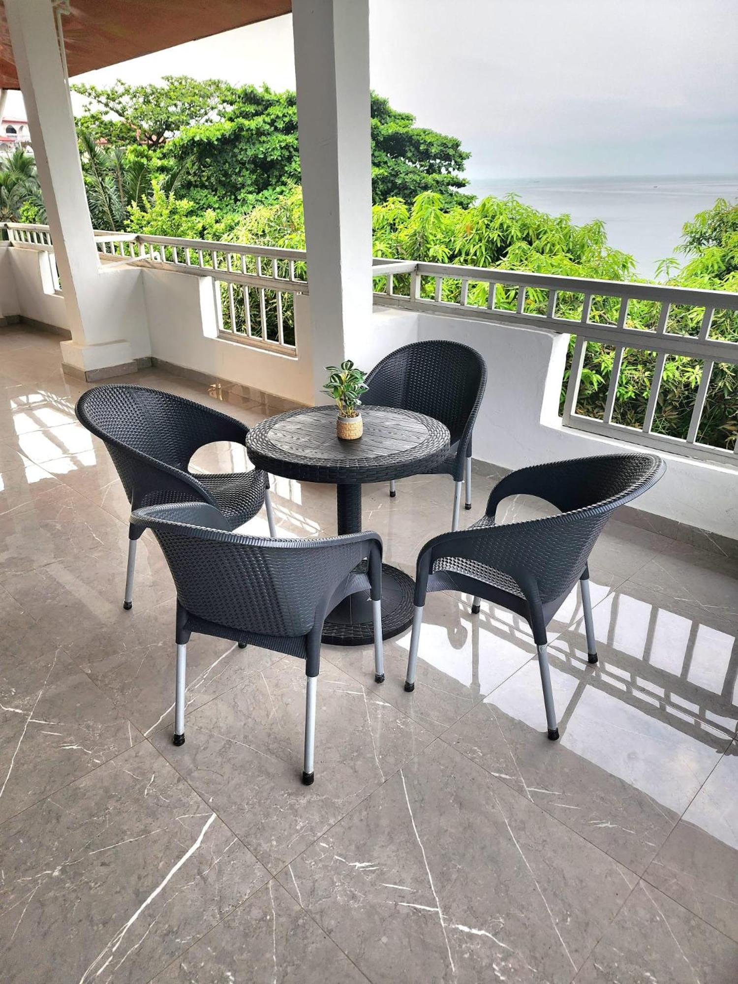 Ocean Front Villa, Ngeme