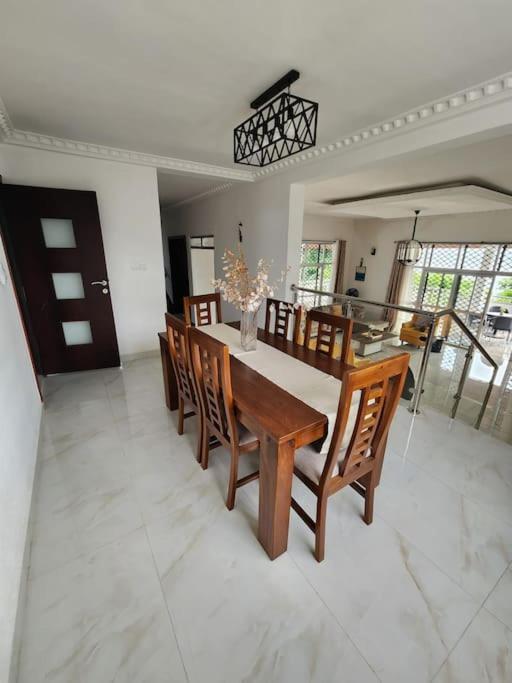 Ocean Front Villa, Ngeme