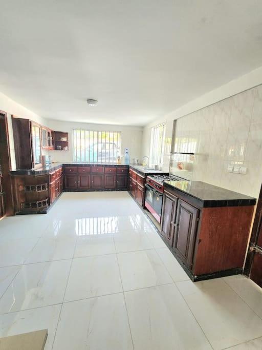 Ocean Front Villa, Ngeme