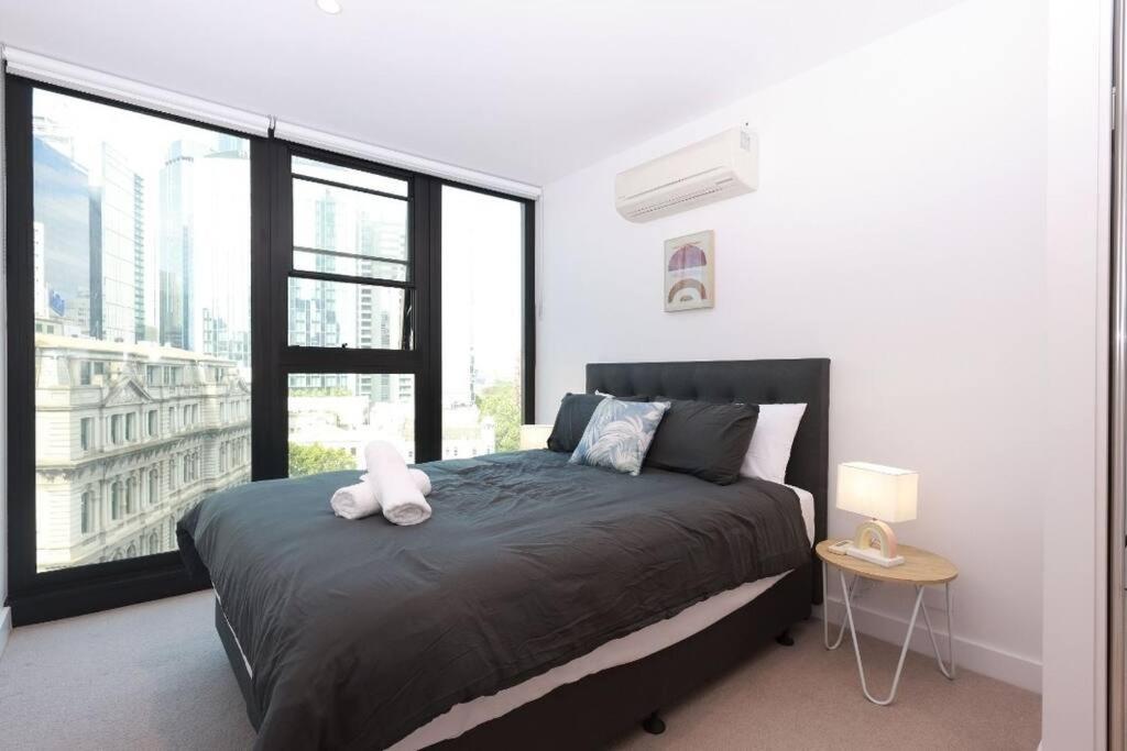 54D Chic 2Bedroom near Yarra River, City View with Free Parking