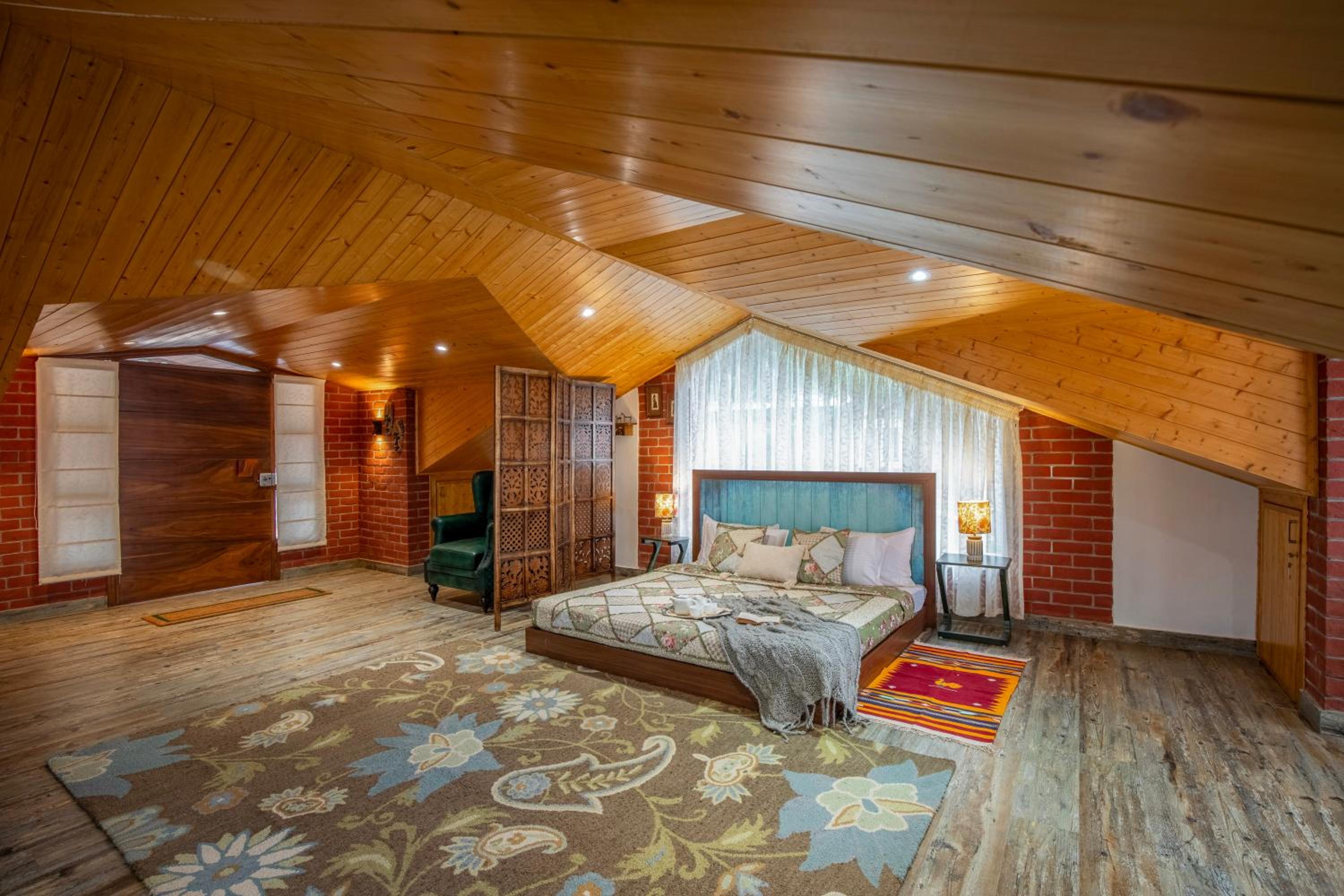 ELIVAAS 4 BHK With Garden & Bonfire - Fleur De Lis view 5