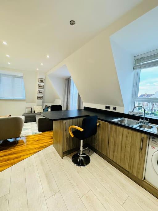Southsea Modern Apt view 3