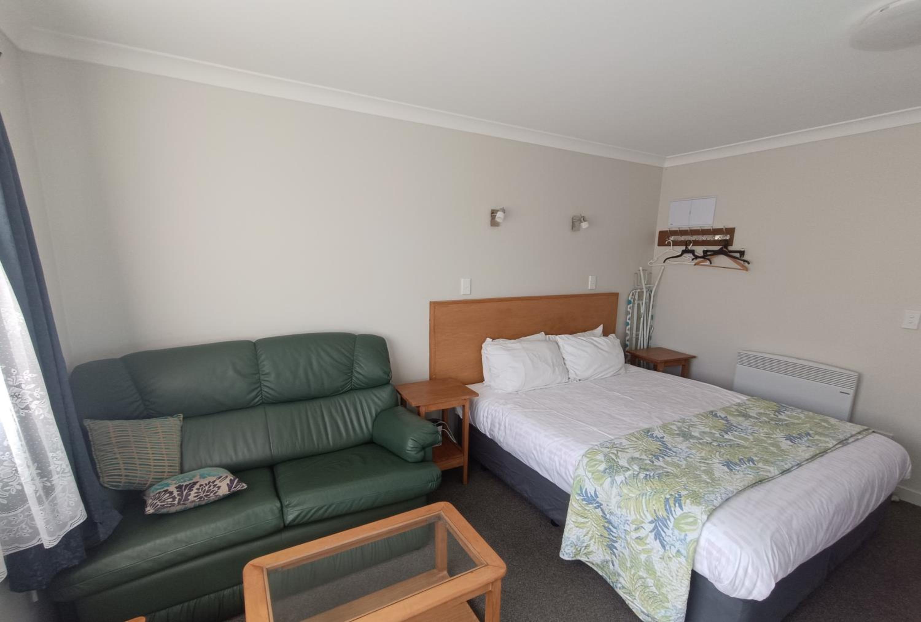 Bayfield Motel and Apartment