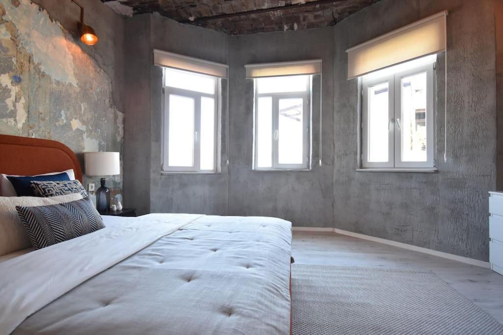 Stunning 6BR 4Bath near Tram