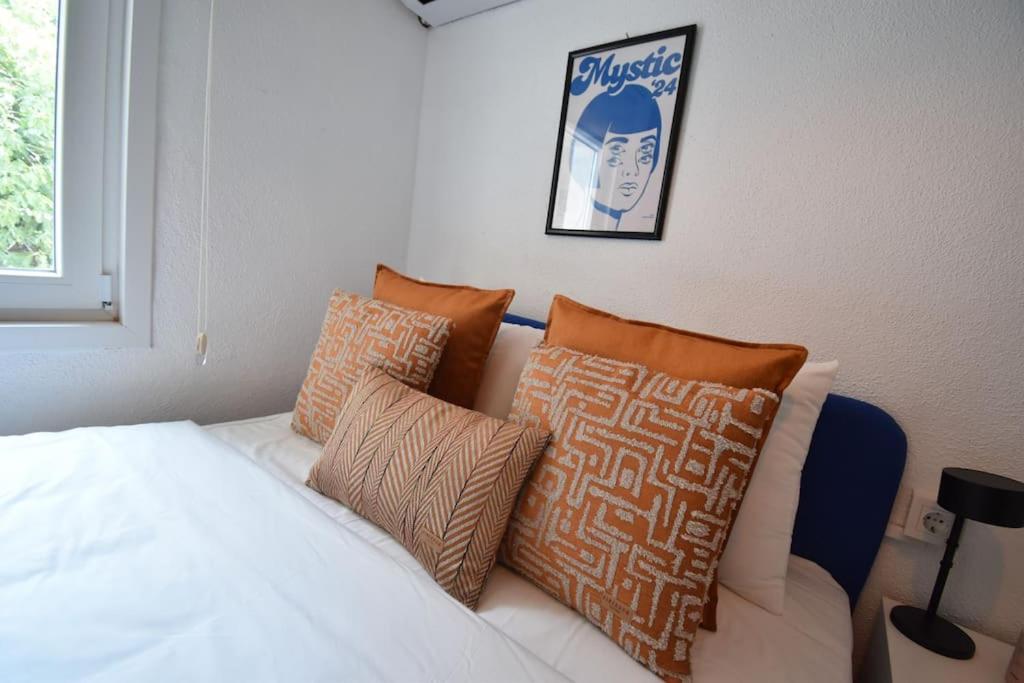 Stunning 6BR 4Bath near Tram