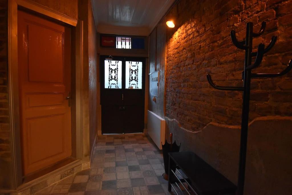Stunning 6BR 4Bath near Tram