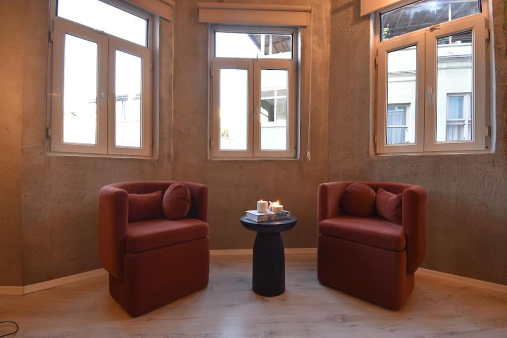 Stunning 6BR 4Bath near Tram