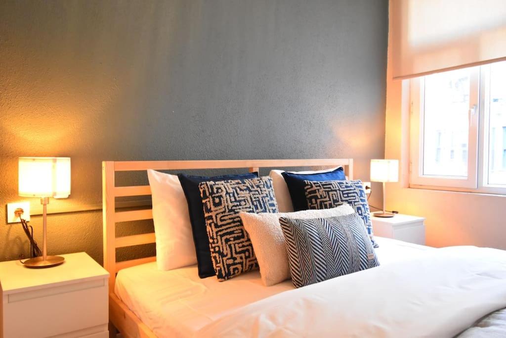 Stunning 6BR 4Bath near Tram