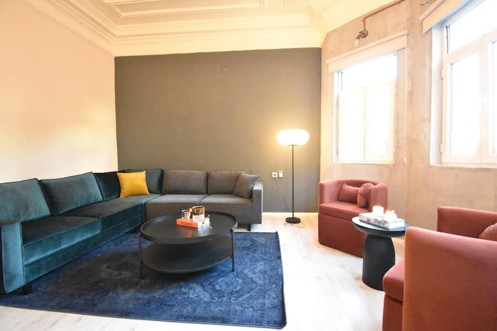 Stunning 6BR 4Bath near Tram