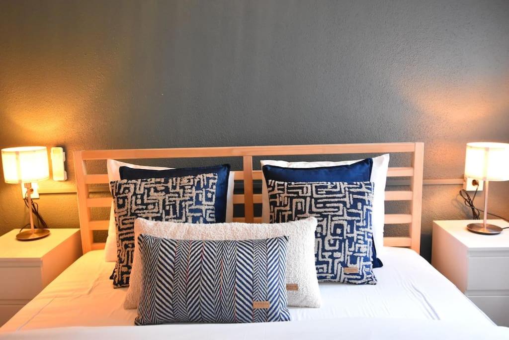 Stunning 6BR 4Bath near Tram