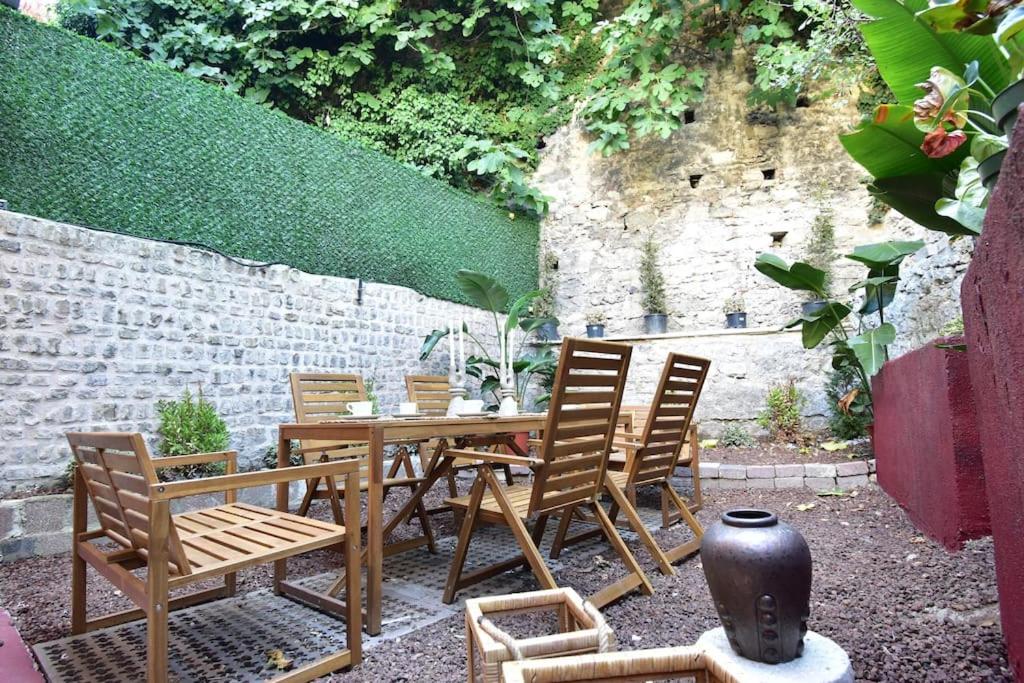 Stunning 6BR 4Bath near Tram
