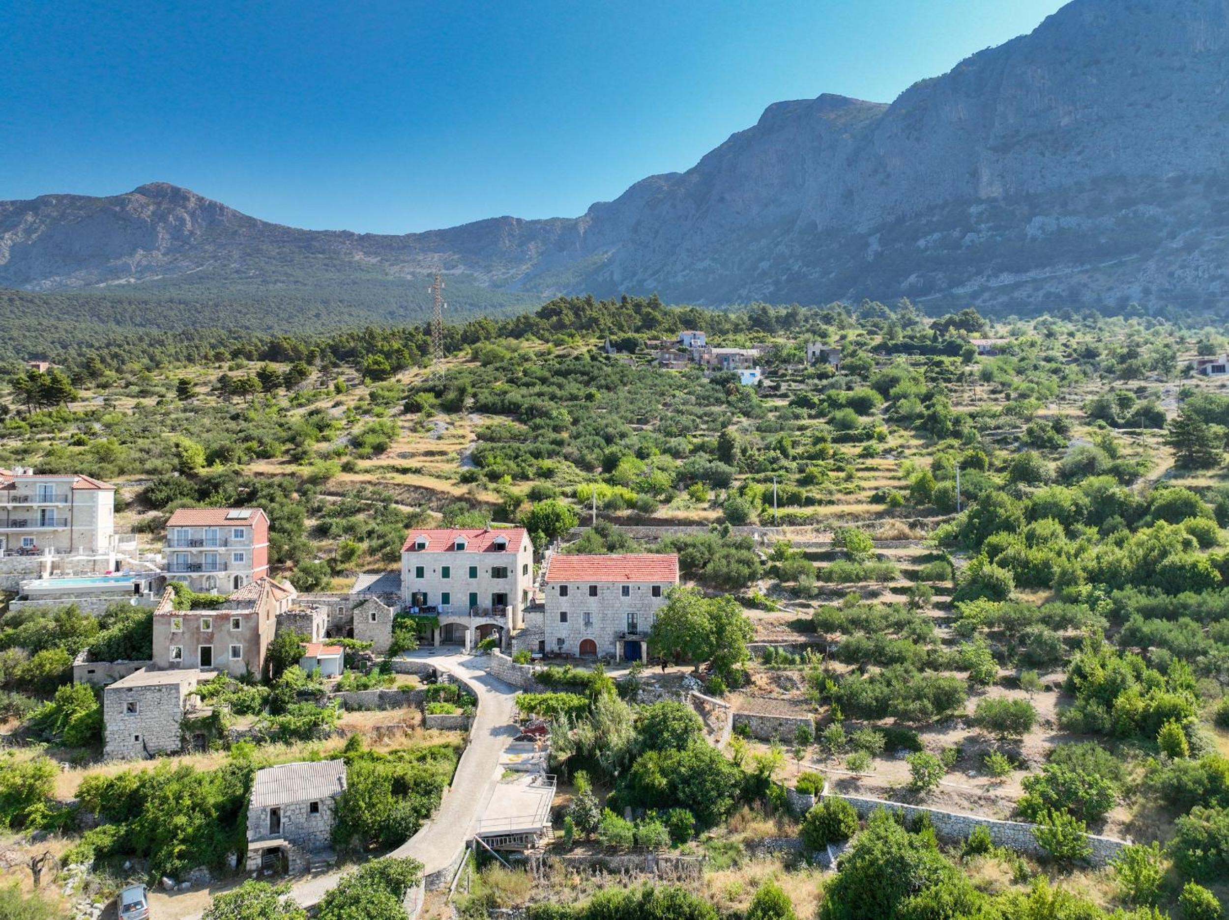 Stone house Kurtić stara Podgora view 3