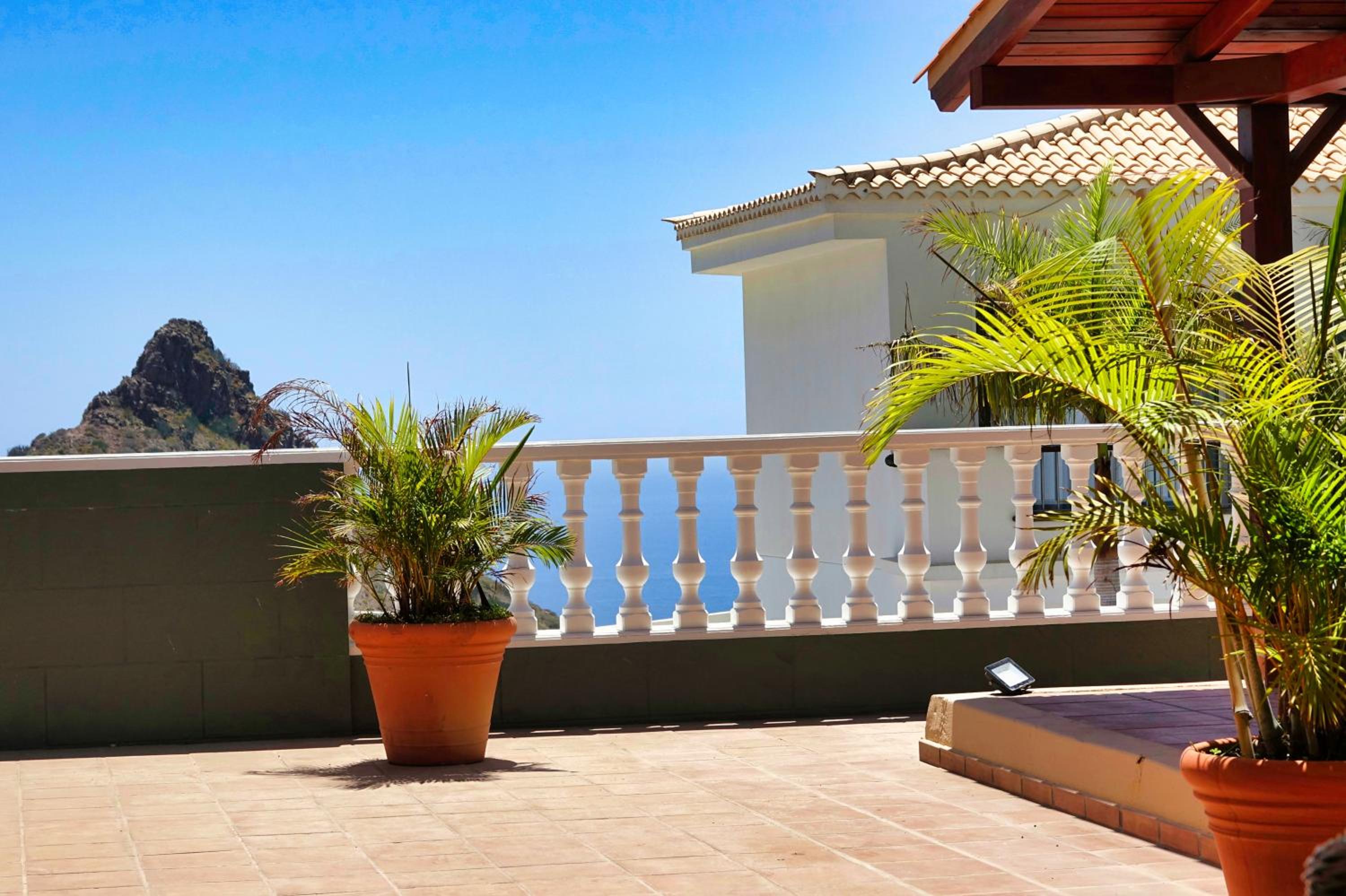Happiness Chalet with Heated Swimming Pool