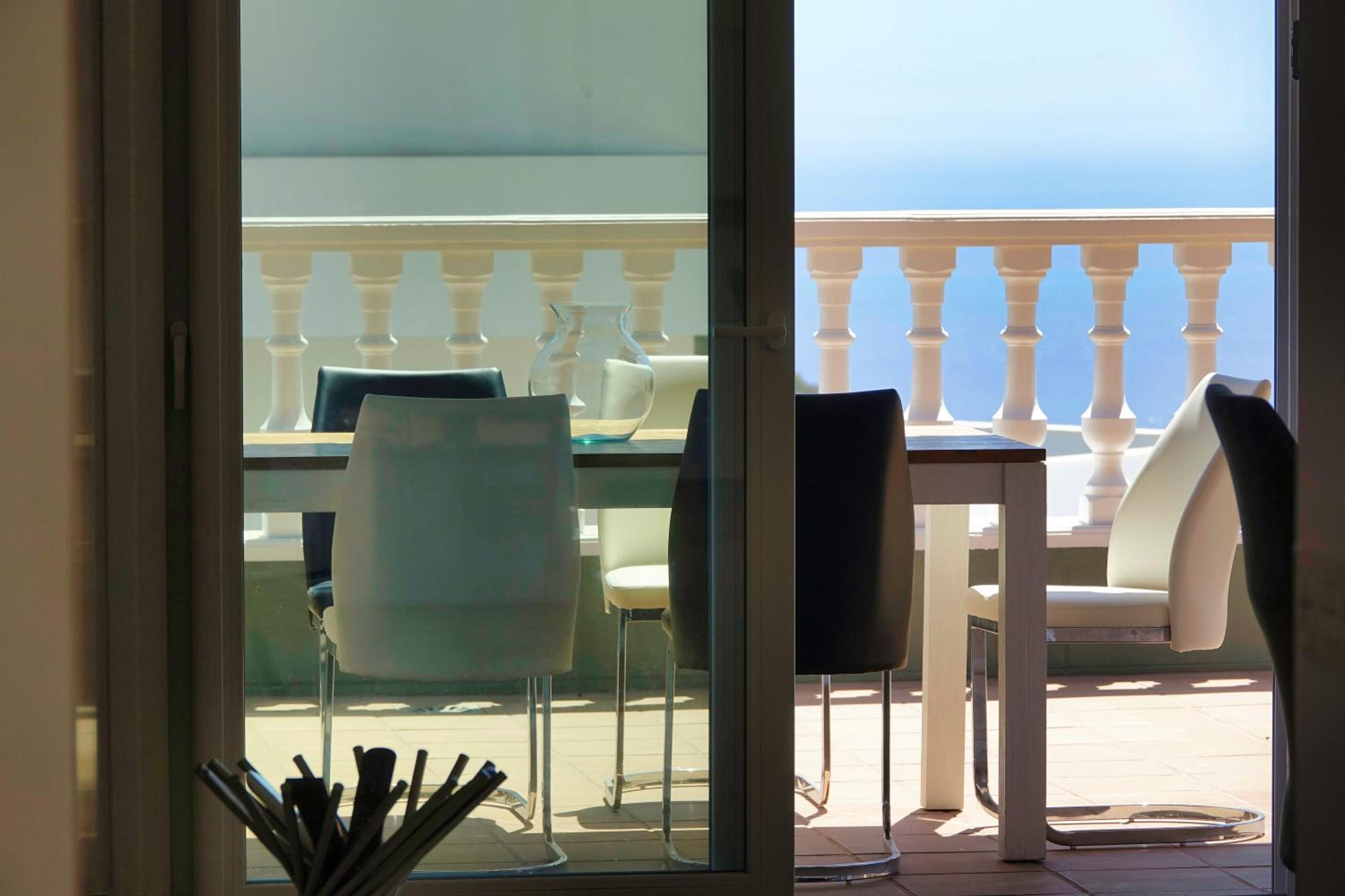 Happiness Chalet with Heated Swimming Pool