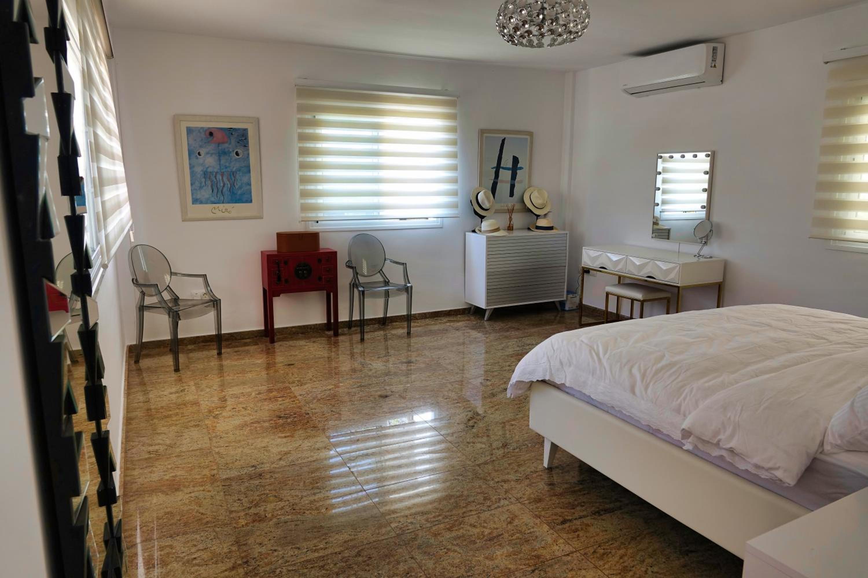 Happiness Chalet with Heated Swimming Pool