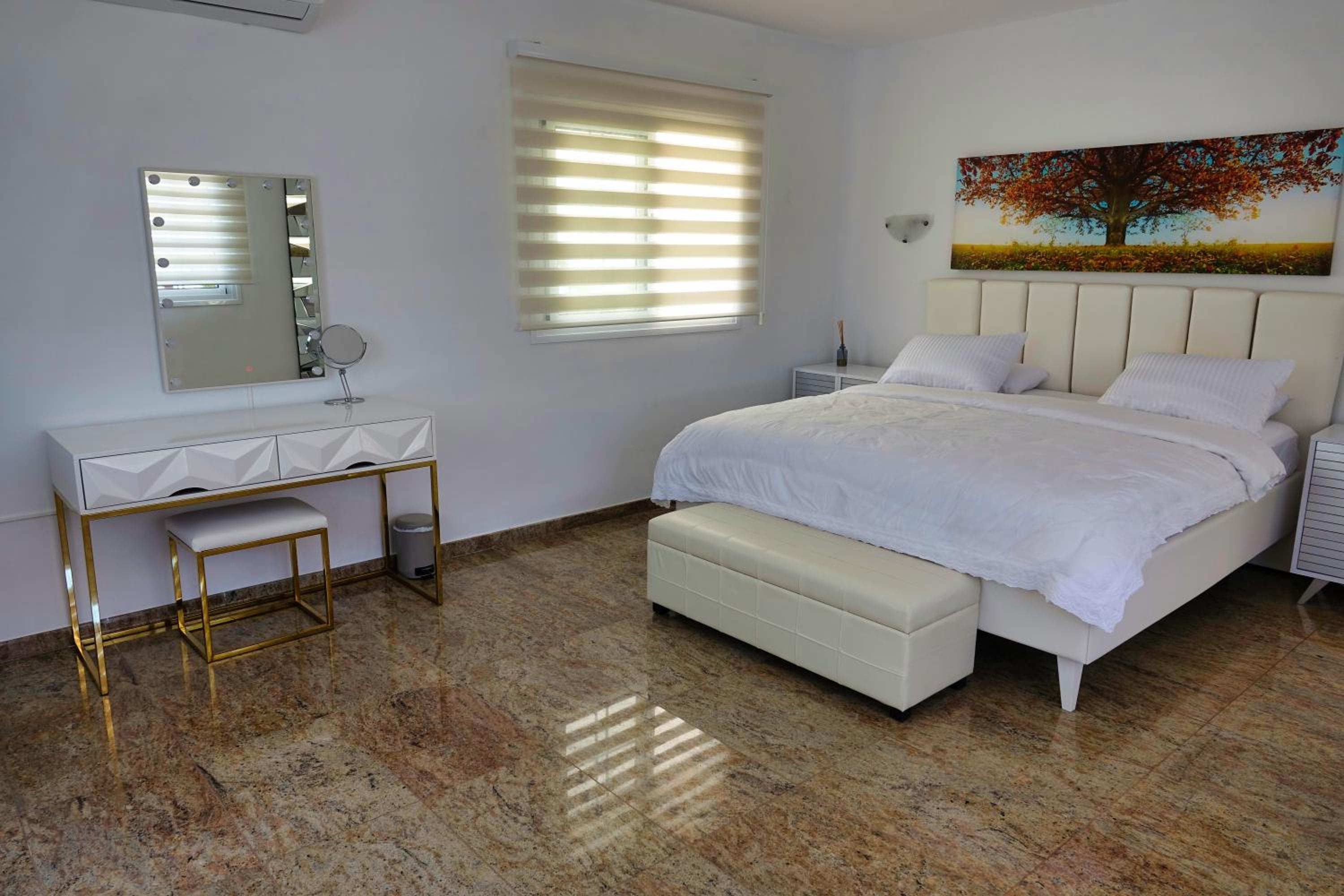Happiness Chalet with Heated Swimming Pool