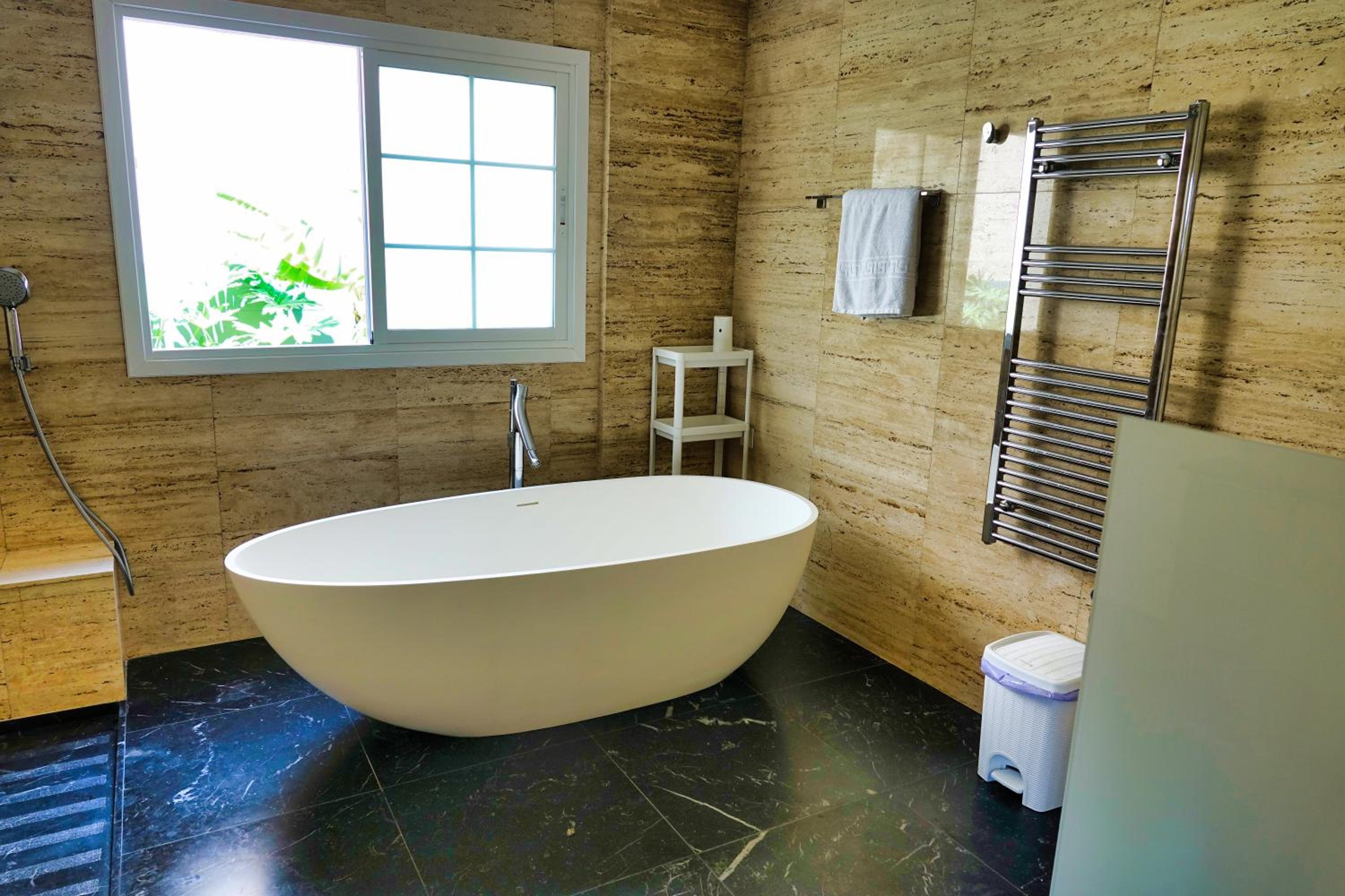 Happiness Chalet with Heated Swimming Pool