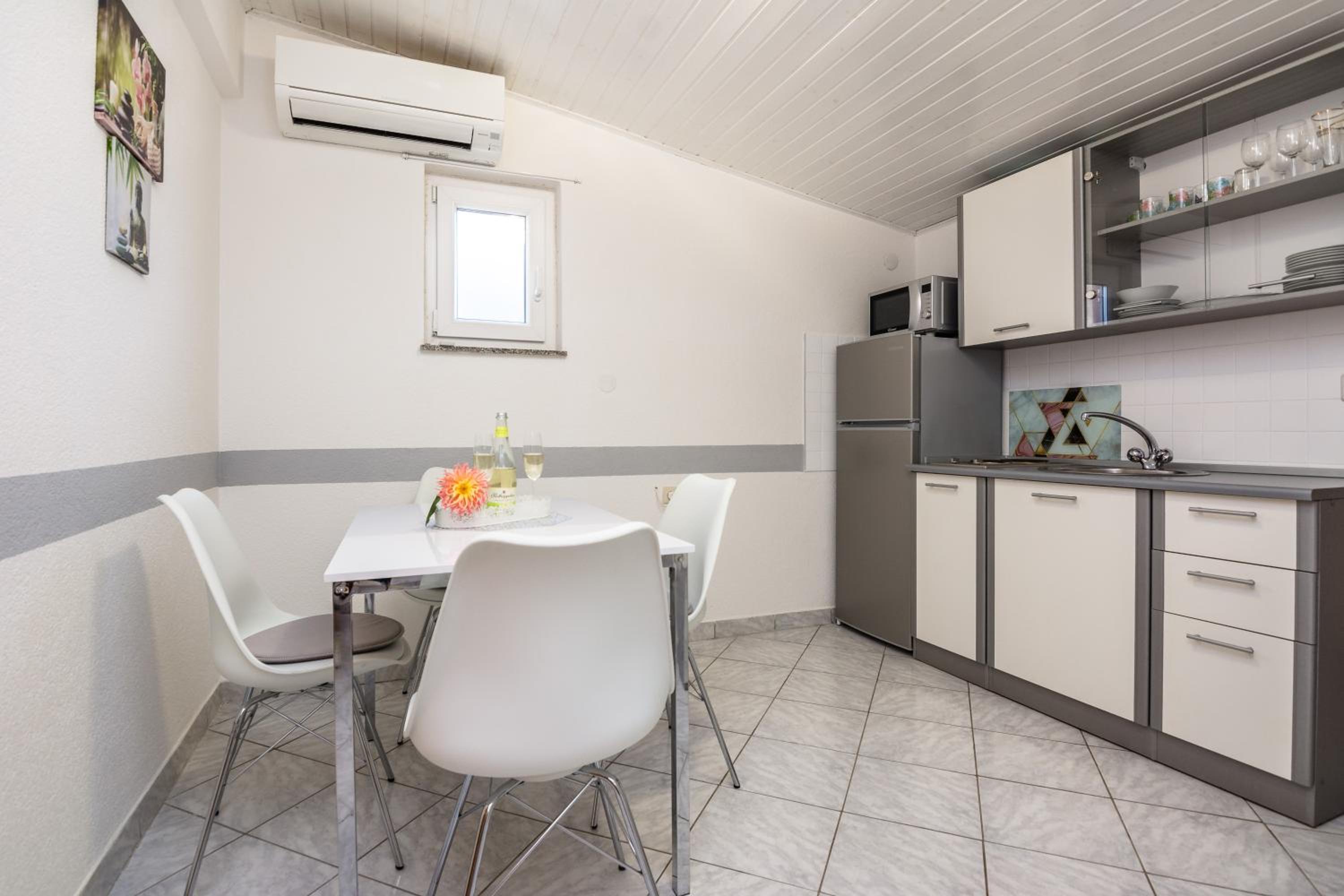 Apartment Genster Vir Kroatien