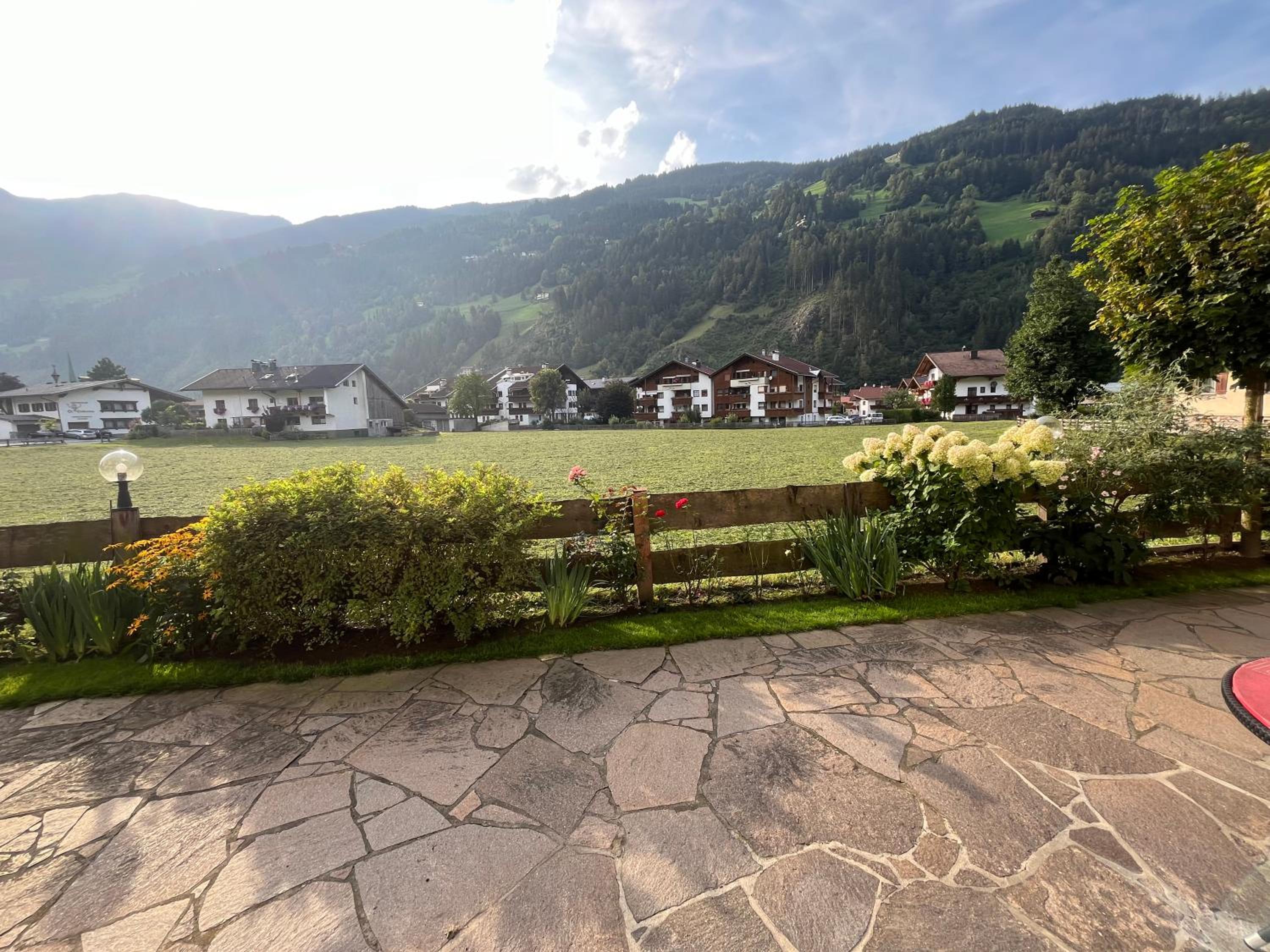 Zell Views Apartments