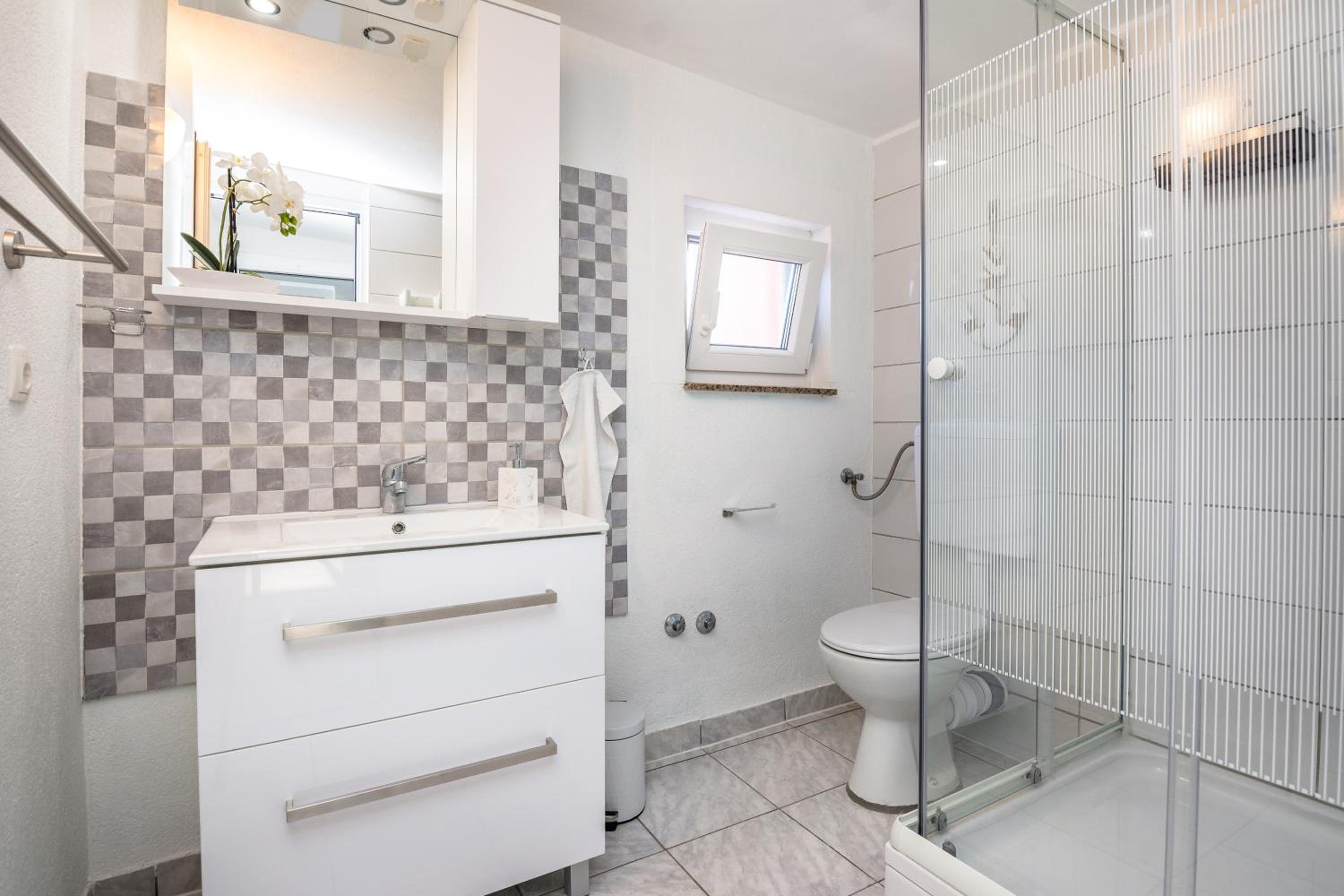 Apartment Genster Vir Kroatien