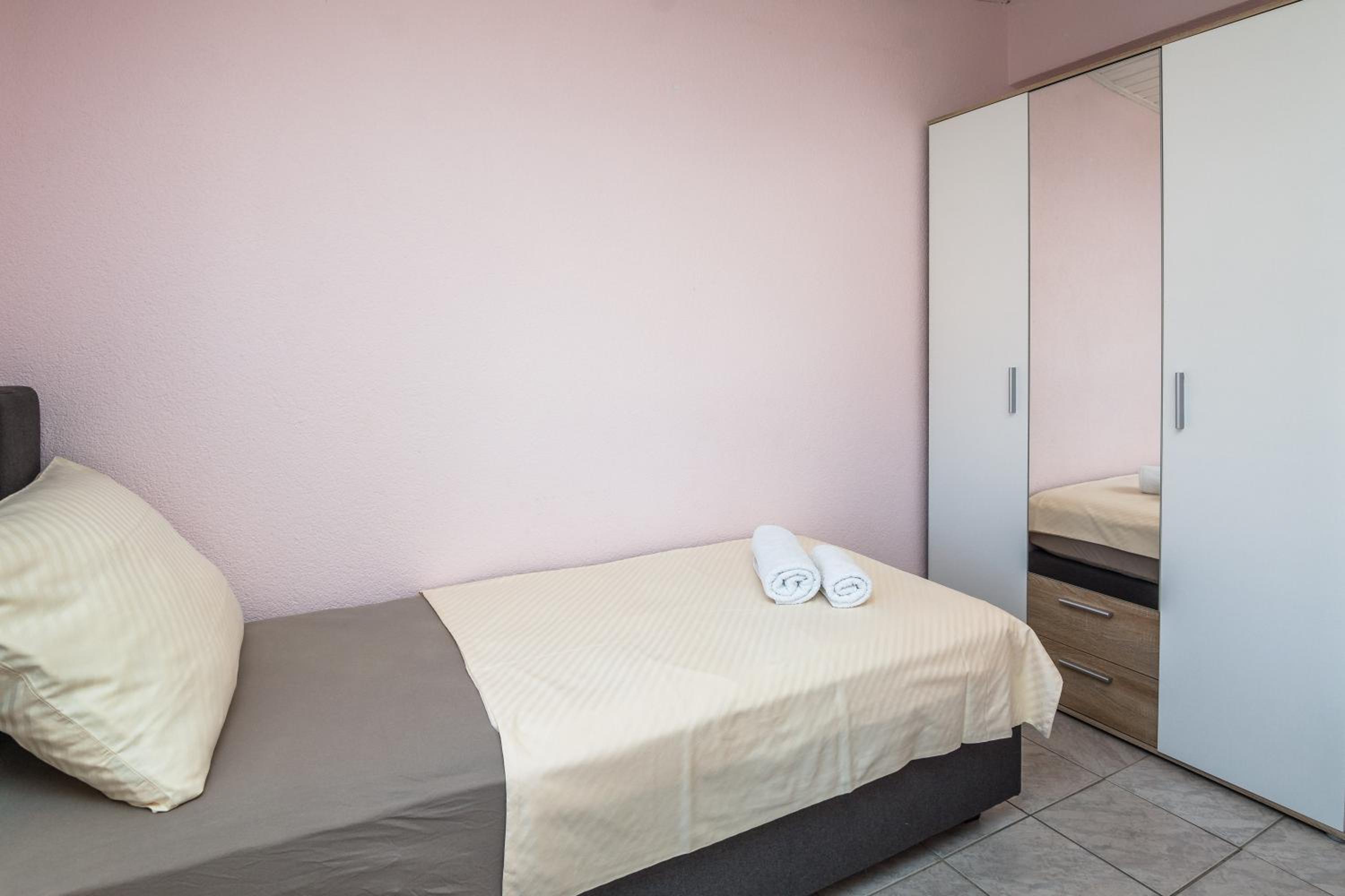 Apartment Genster Vir Kroatien
