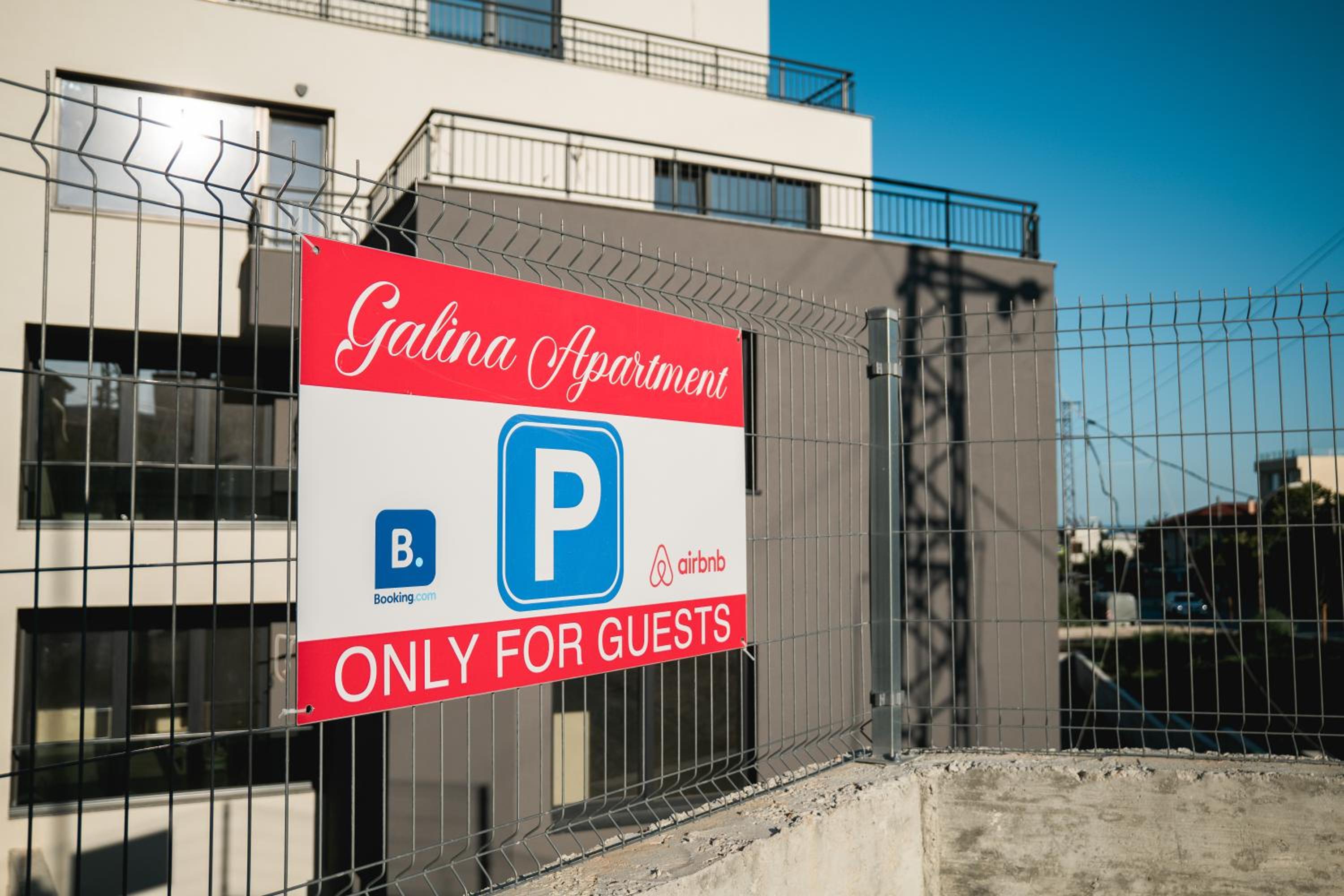 Galina Apartment Cozy Suite with FREE Parking