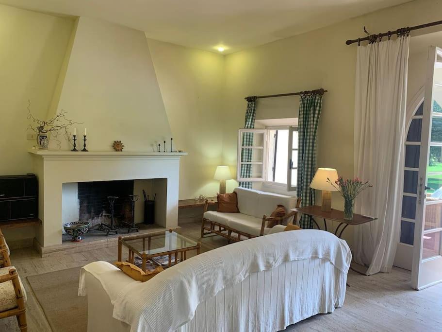 Villa Pratoverde con piscina view 3