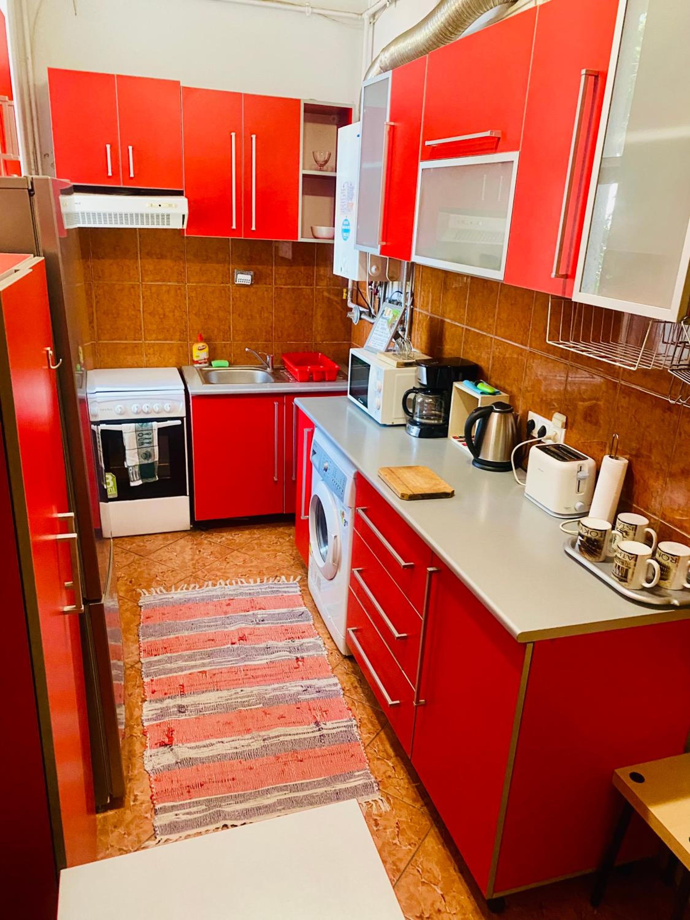 Central 2 bedrooms apartment view 3