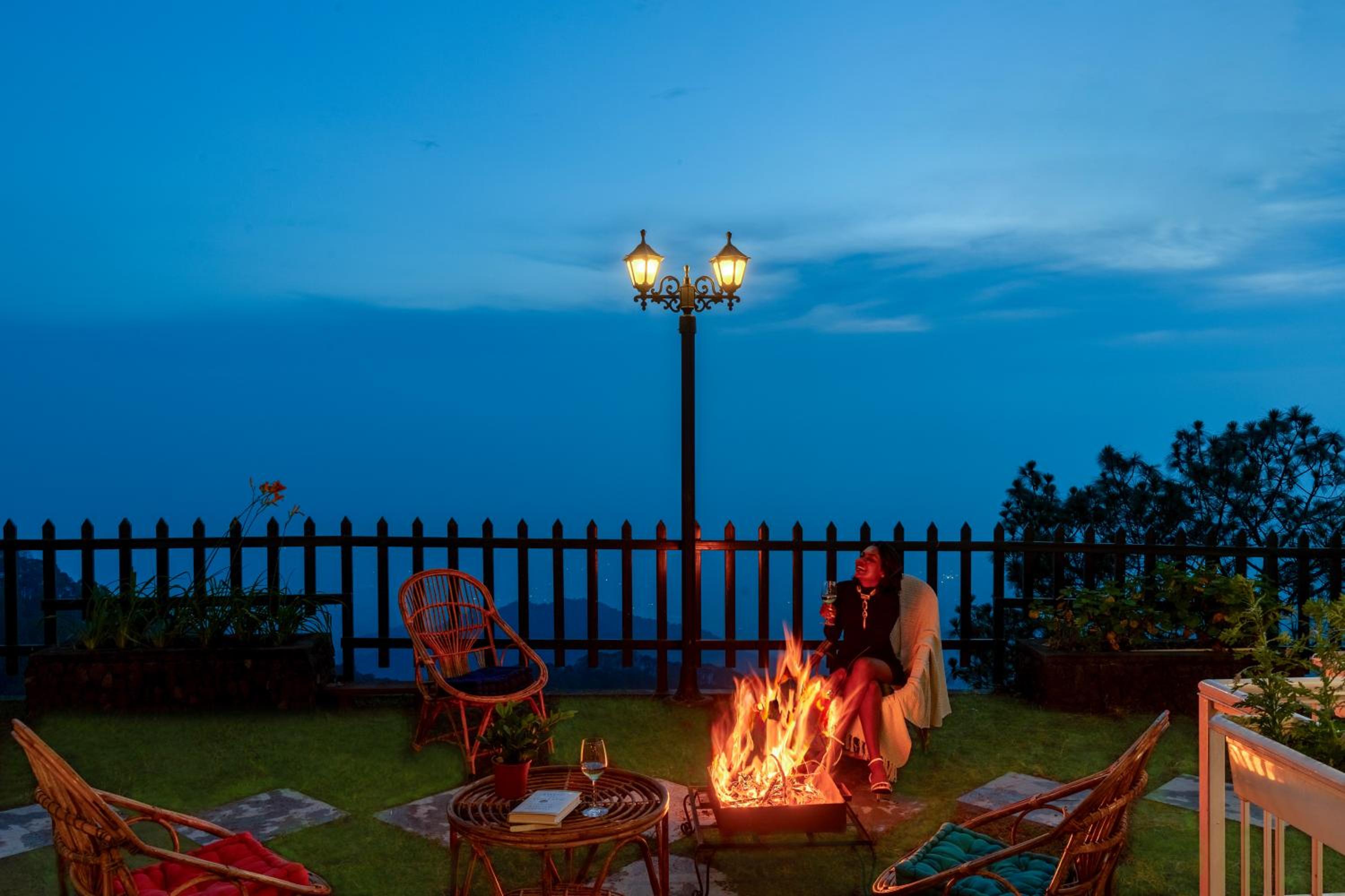 ELIVAAS 3 BHK with Garden & Scenic Views - Alpenglow view 5